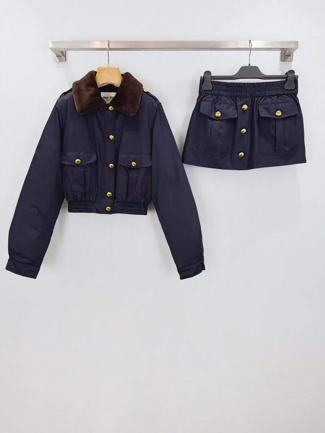 Women's Luxurious Winter Coat with Plush Fur Collar and Metallic Accents - SenopekooCLO