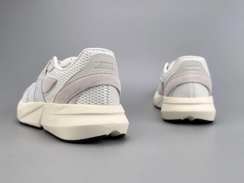 Adidas Lightblaze Sneakers