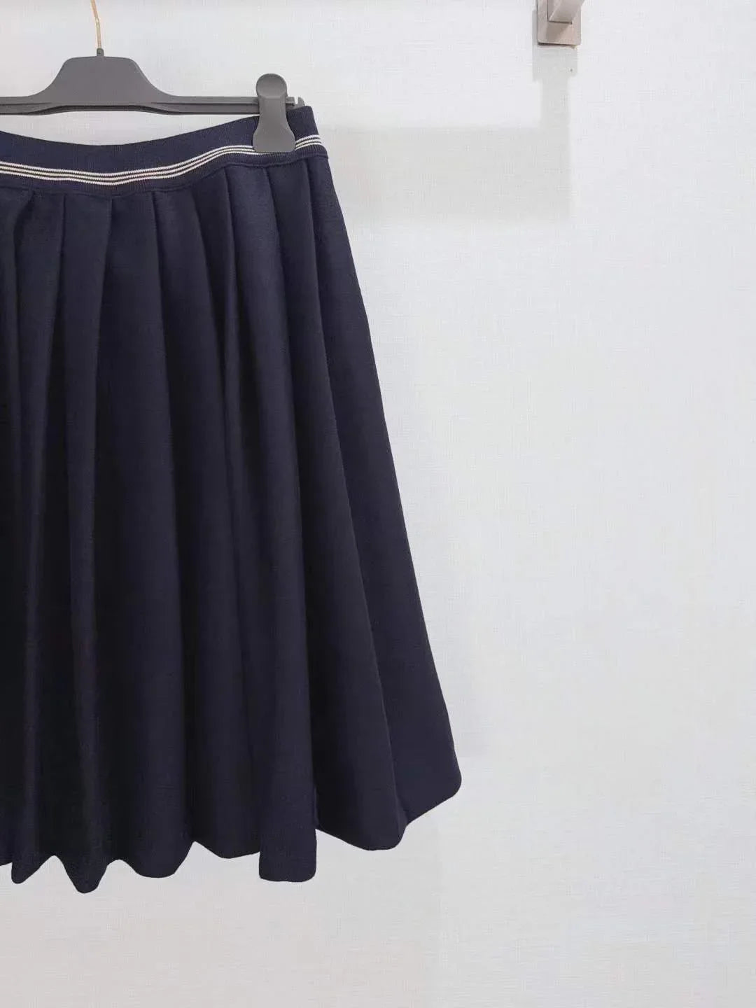 Women's Classic A-Line Midi Skirt with Elastic Waist and Flowy Silhouette - SenopekooCLO