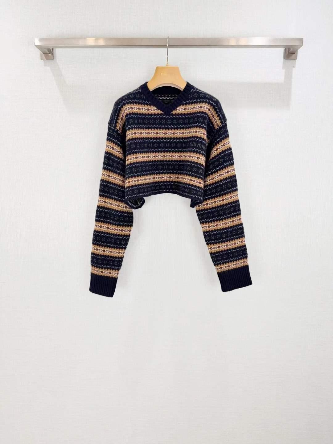 Women's Textured Knit Sweater with Earth-Tone Stripes and Relaxed Fit - SenopekooCLO