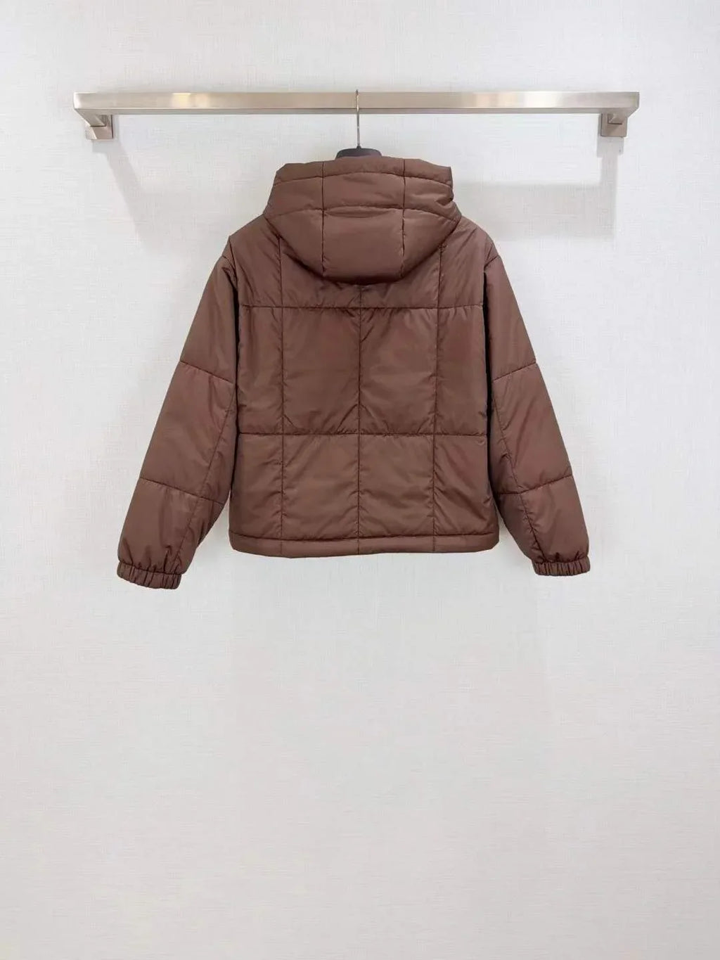 Unisex Modern Quilted Puffer Jacket with Stand Collar and Secure Pockets - SenopekooCLO