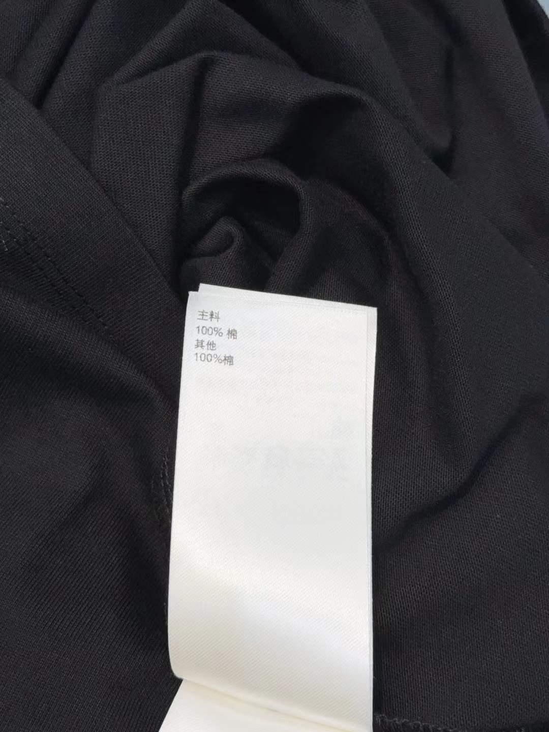 Unisex Urban Short Sleeve Tee with Denim Accent Pocket and Edgy Chain Detail - SenopekooCLO