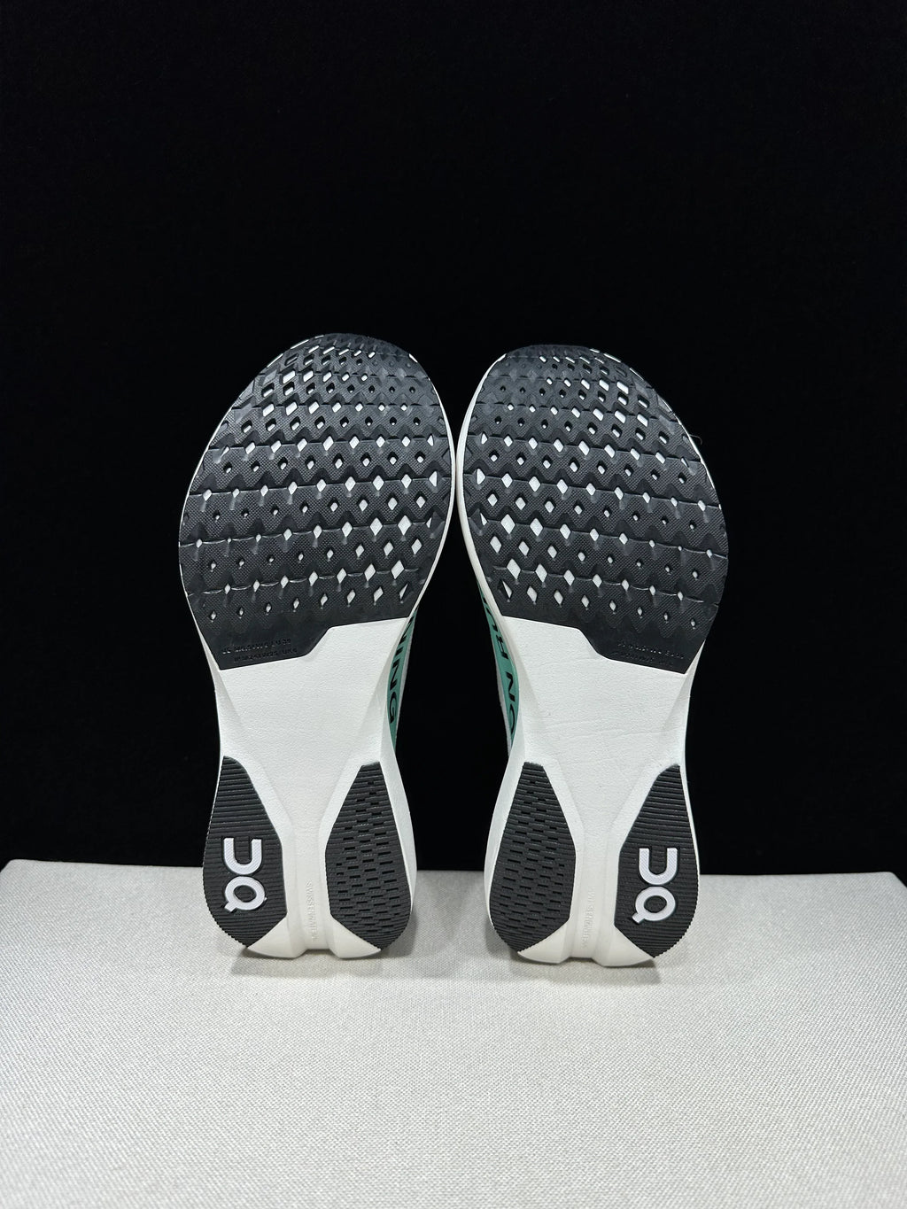 ON Cloudboom Strike LS Racing Shoes - SenopekooCLO