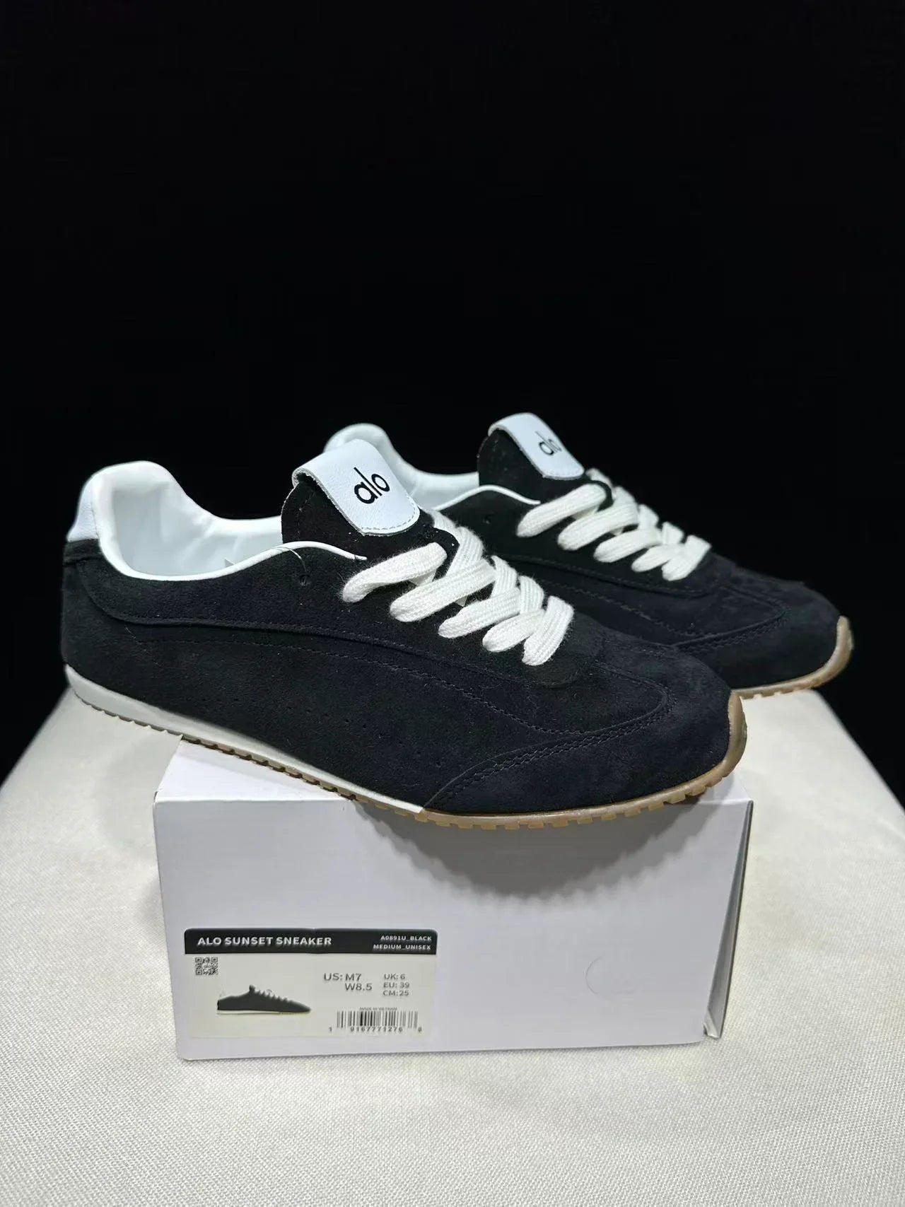 Alo Yoga x Jisoo Sunset Sneakers - SenopekooCLO