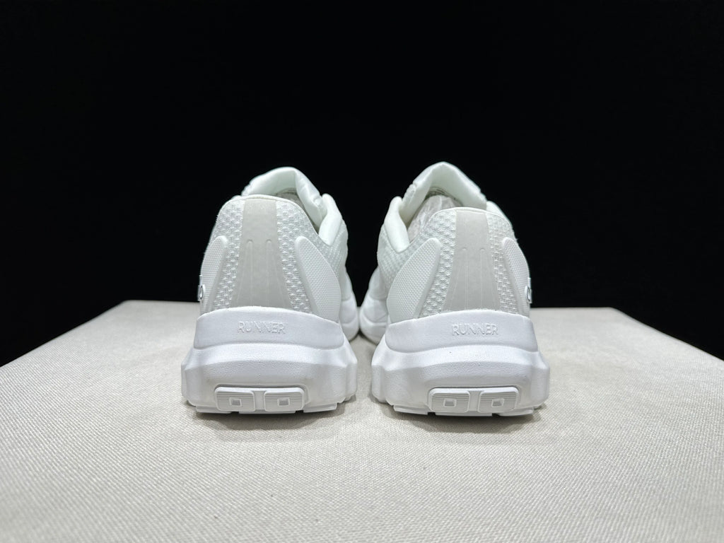 Alo Yoga Runner - SenopekooCLO