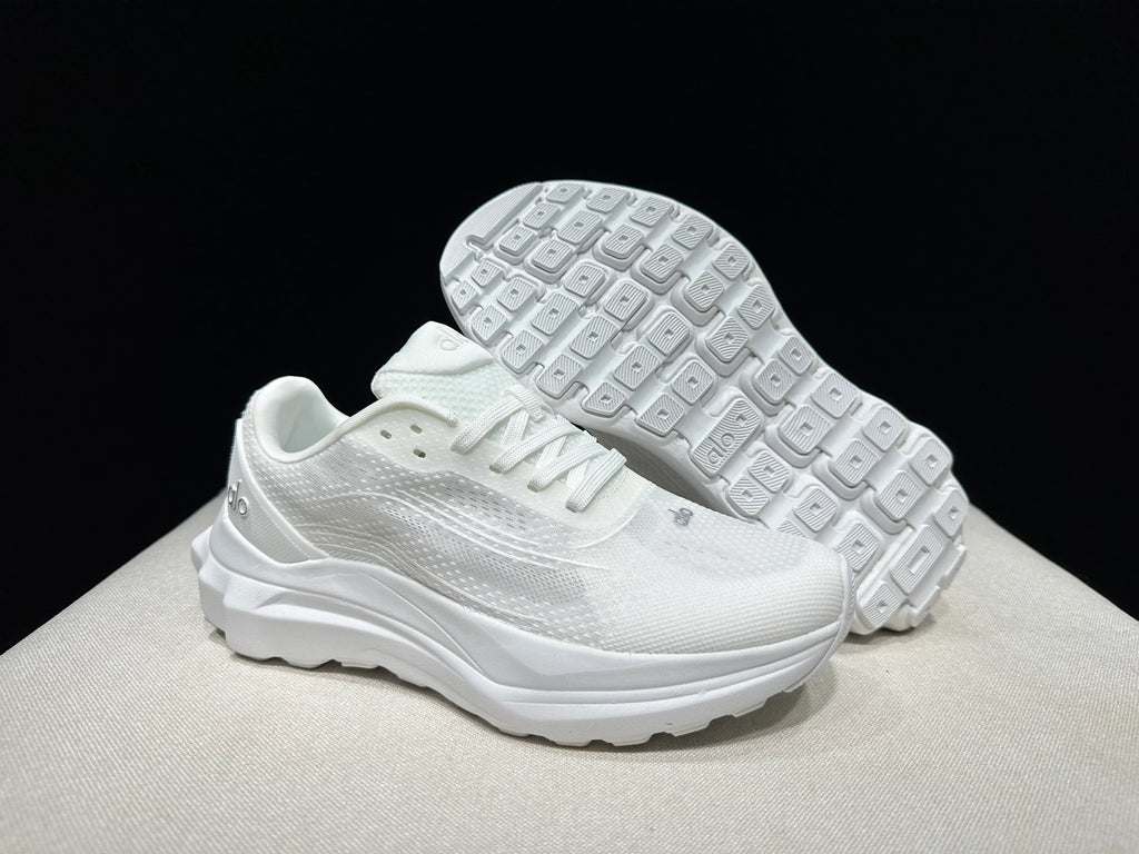 Alo Yoga Runner - SenopekooCLO