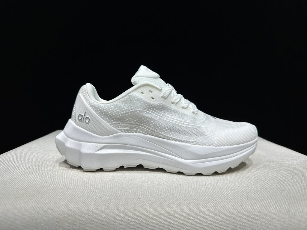 Alo Yoga Runner - SenopekooCLO