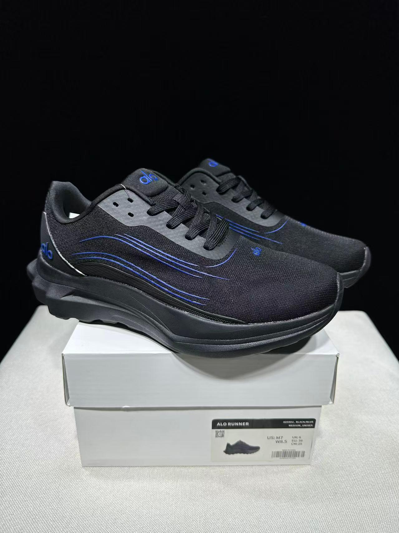 Alo Yoga Runner - SenopekooCLO