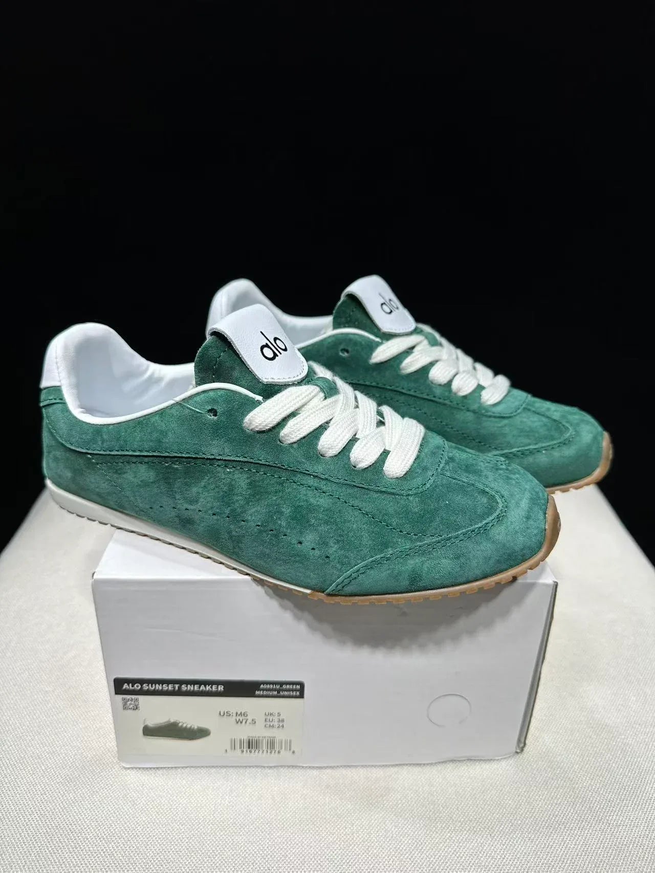 Alo Yoga x Jisoo Sunset Sneakers - SenopekooCLO