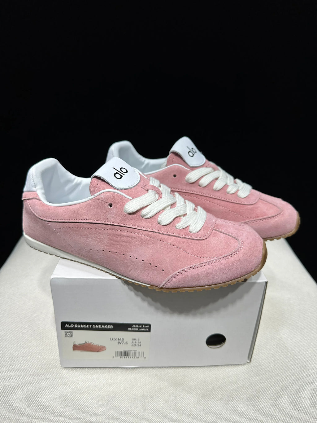 Alo Yoga x Jisoo Sunset Sneakers - SenopekooCLO