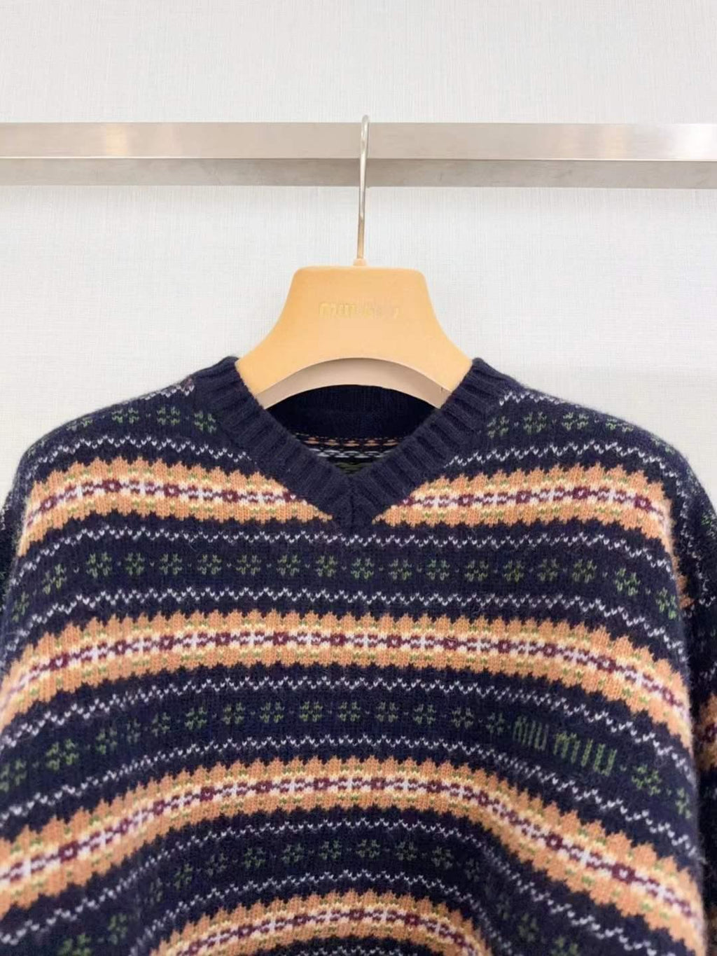 Women's Textured Knit Sweater with Earth-Tone Stripes and Relaxed Fit - SenopekooCLO