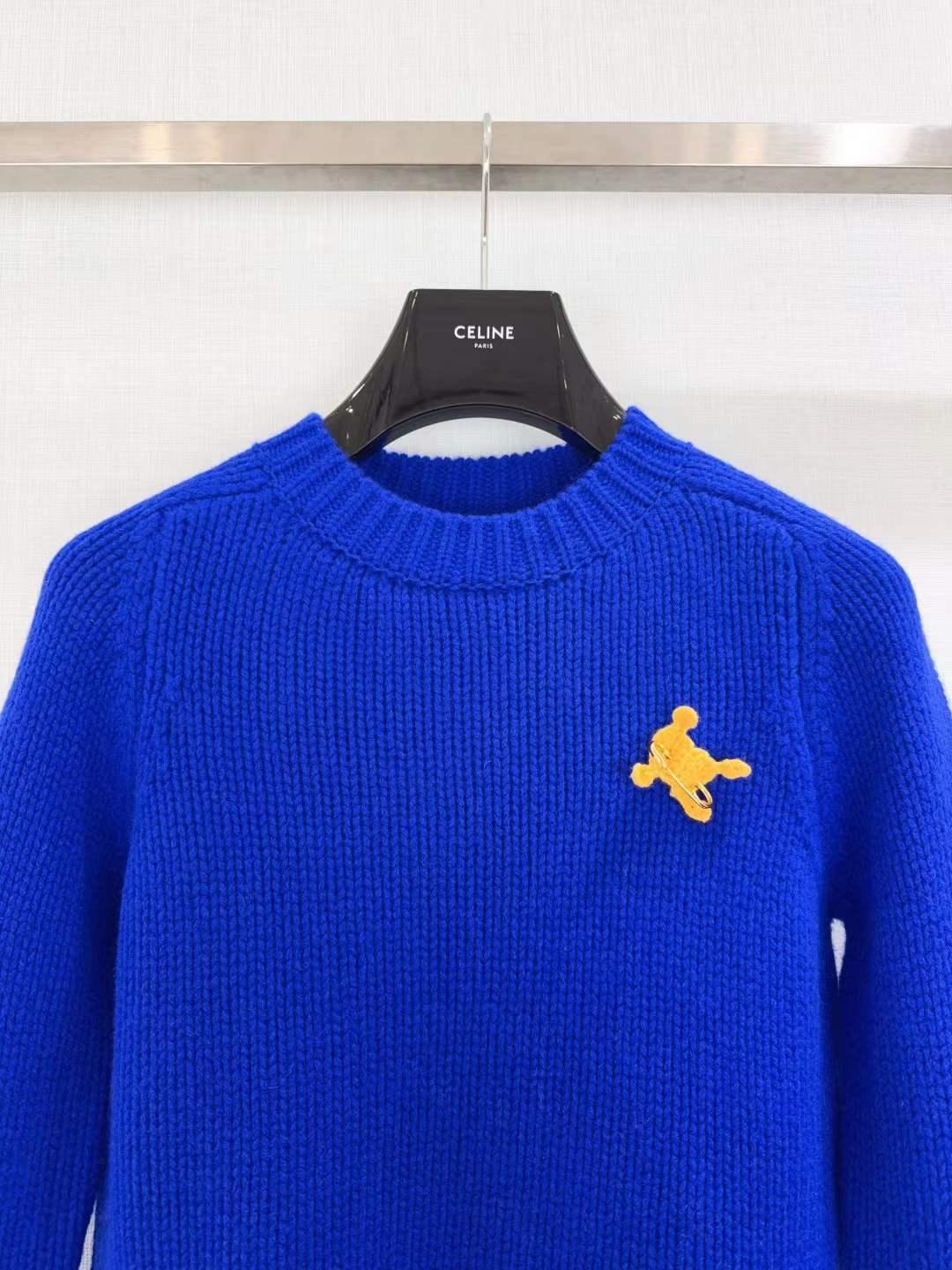 Women's Cozy Knit Sweater with Playful Embroidered Detail and Relaxed Fit - SenopekooCLO