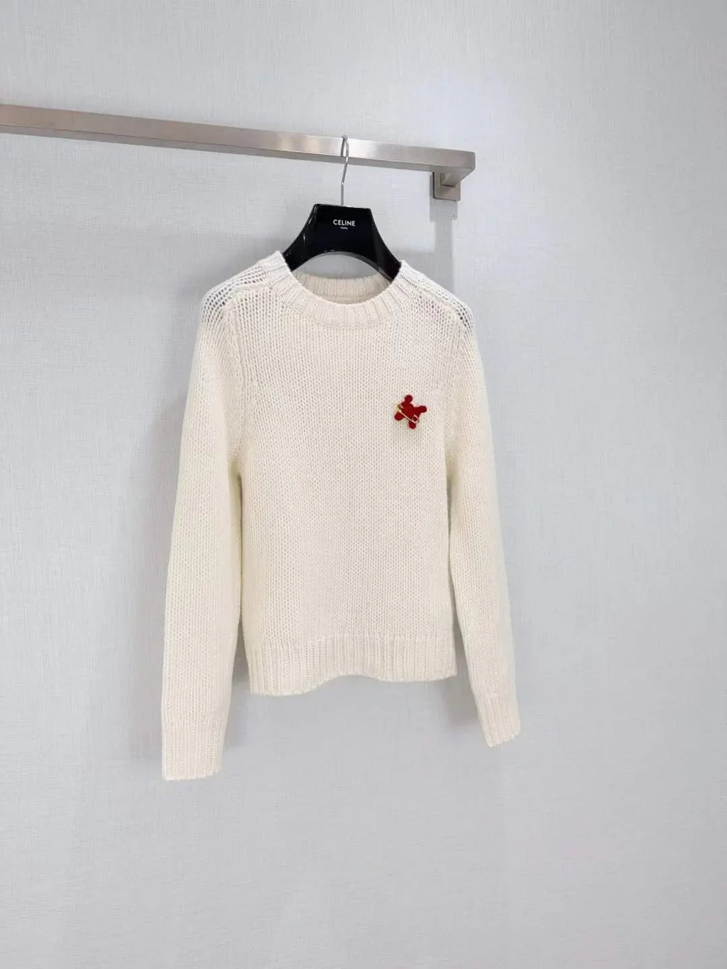 Women's Cream Knit Sweater with Embroidered Motif and Relaxed Fit - SenopekooCLO