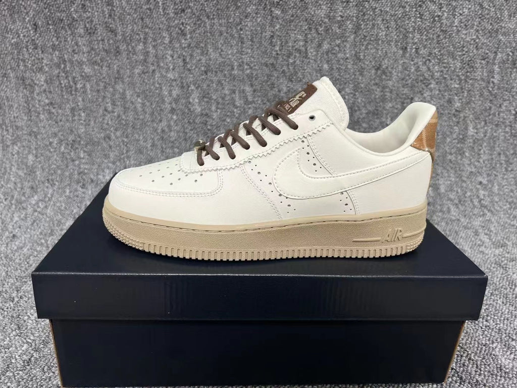 Nike Air Force 1 Sneaker-1