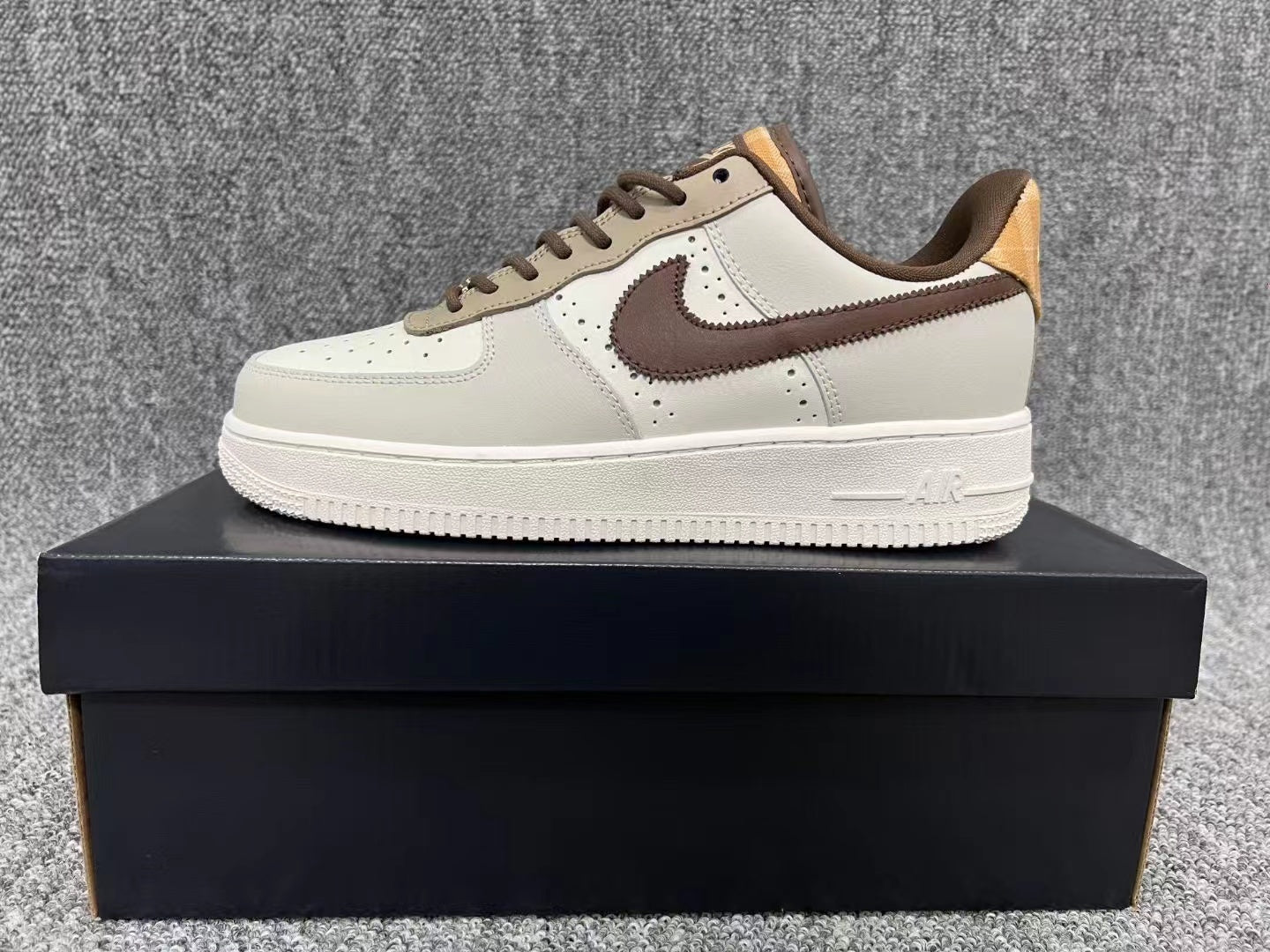 Nike Air Force 1 Sneaker-1