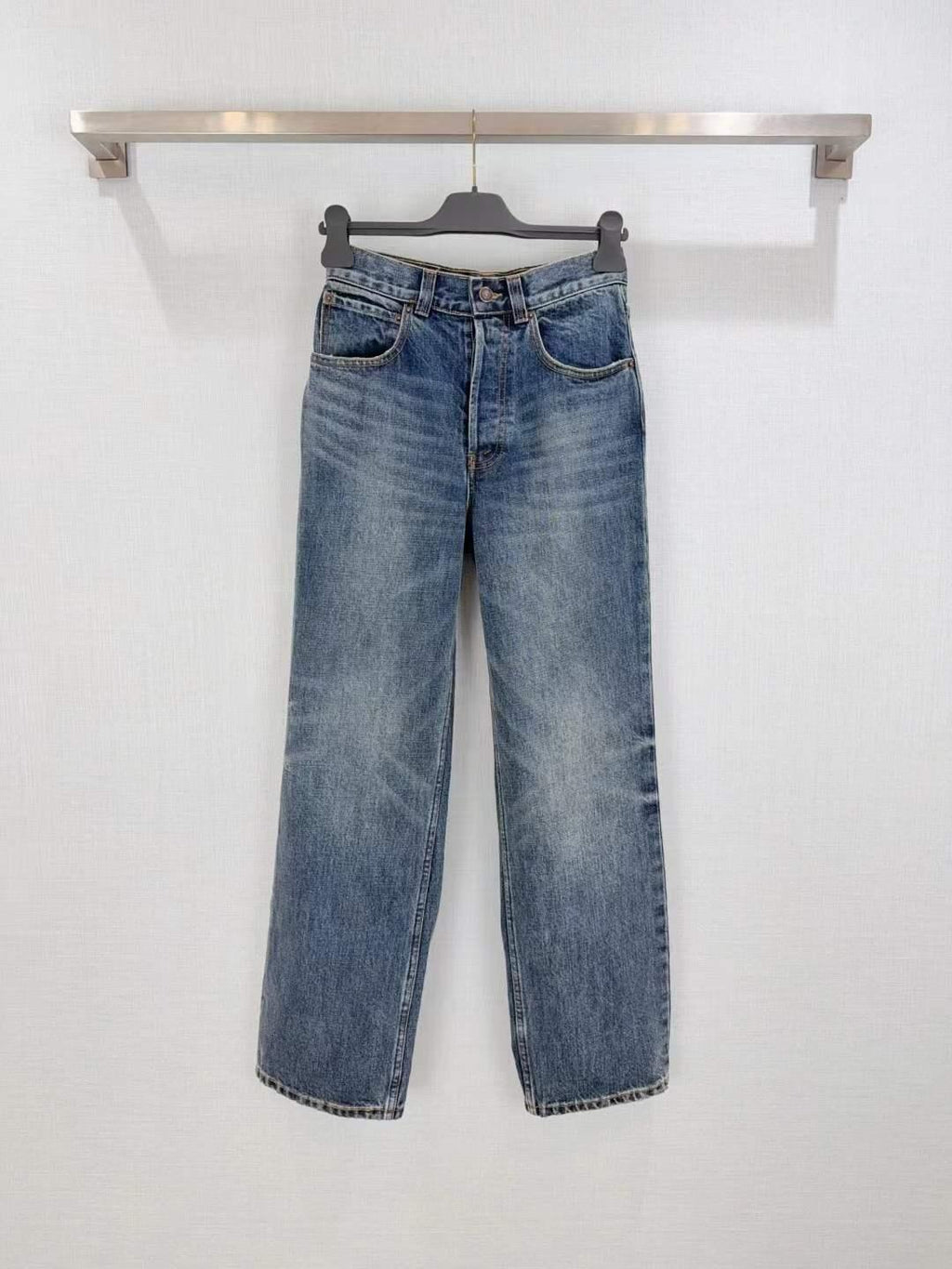 Unisex Classic Five-Pocket Jeans with Vintage Wash and Authentic Stitching - SenopekooCLO
