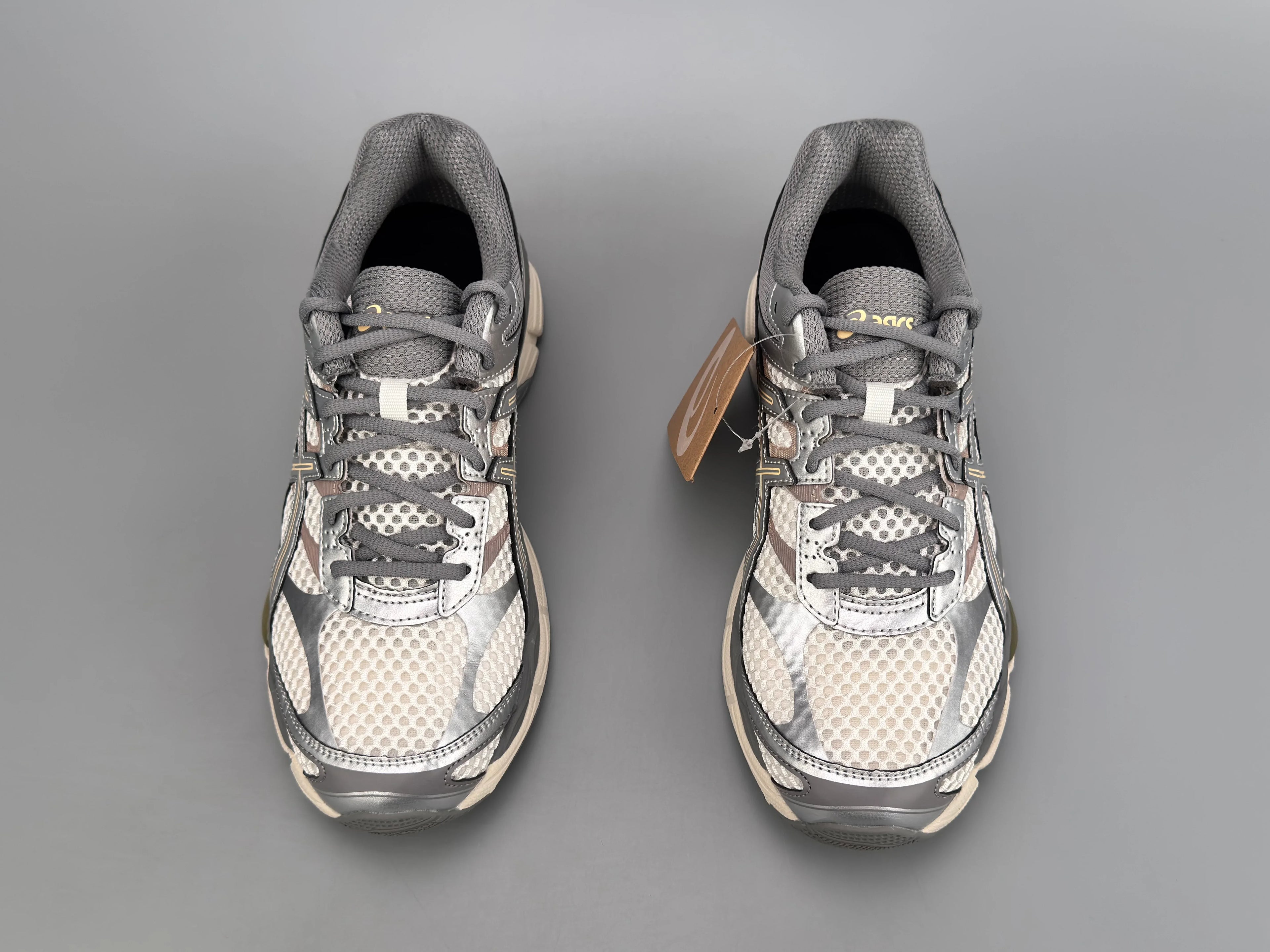 Asics Gel-Cumulus 16 Sneakers