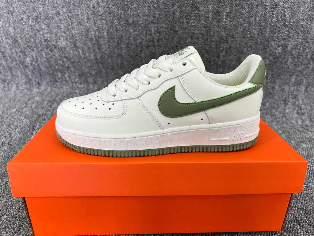 Nike Air Force 1 Sneaker-1