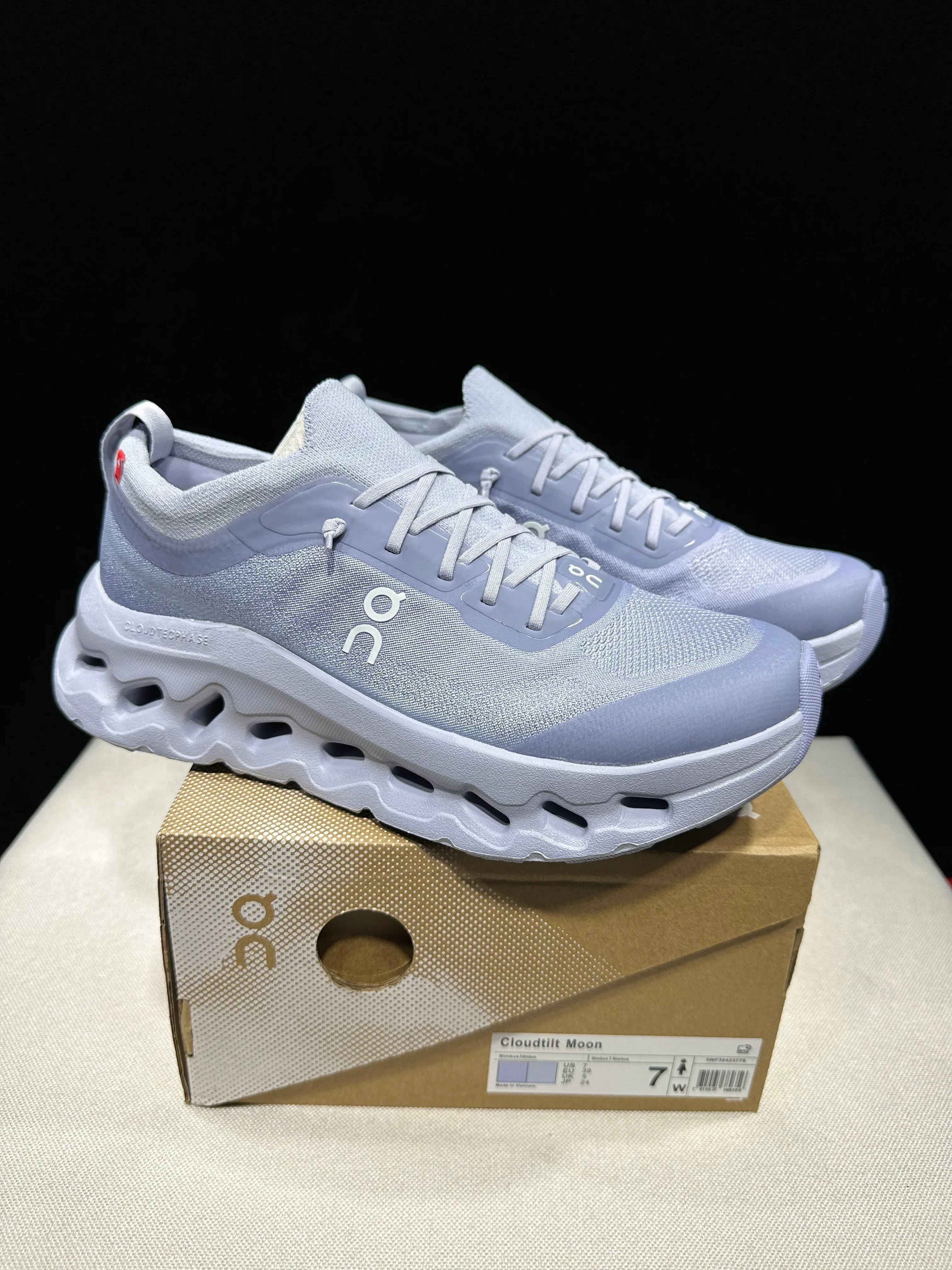 ON Cloudtilt Moon Racing Shoes - SenopekooCLO