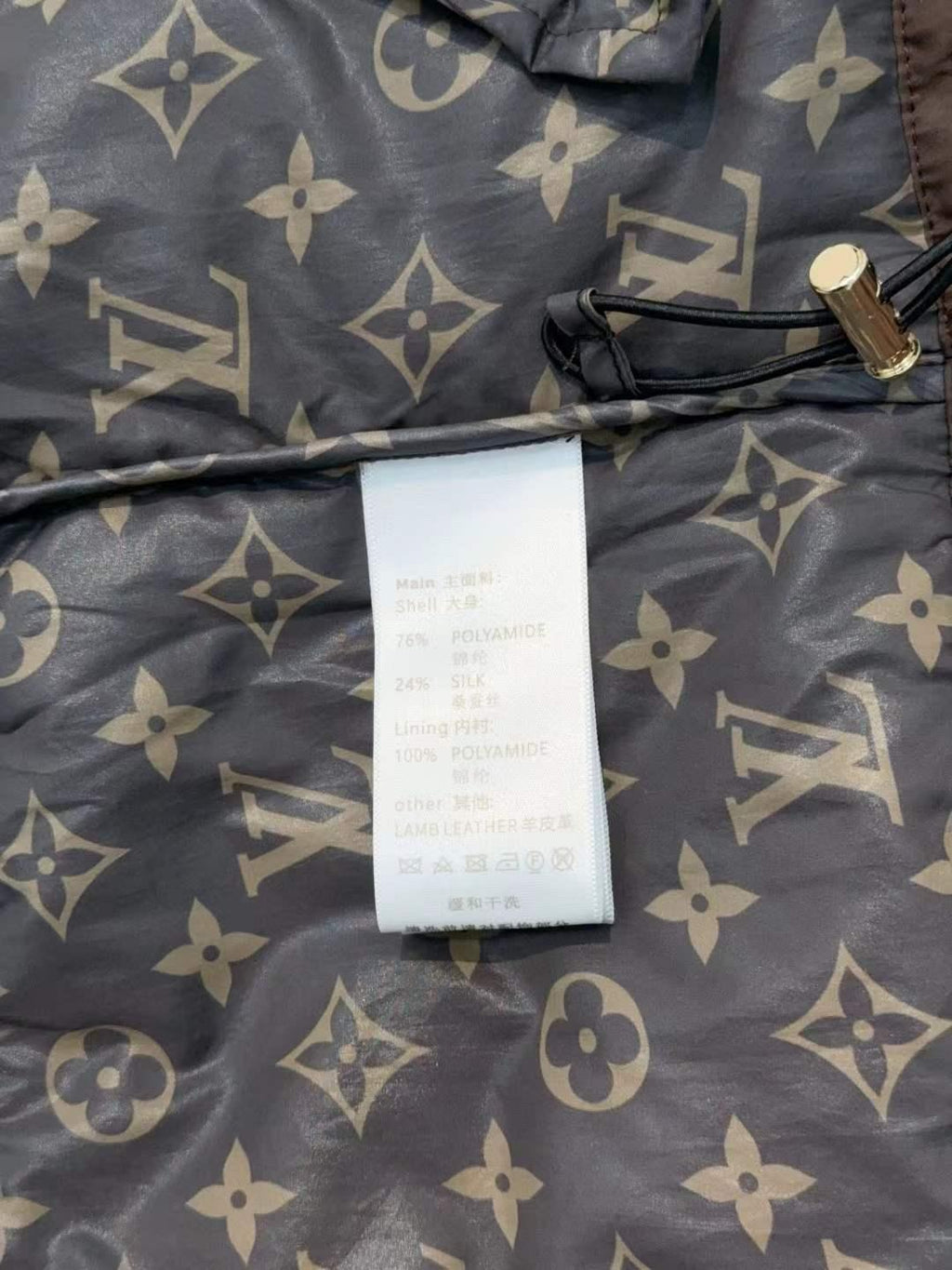 Unisex Modern Quilted Puffer Jacket with Stand Collar and Secure Pockets - SenopekooCLO