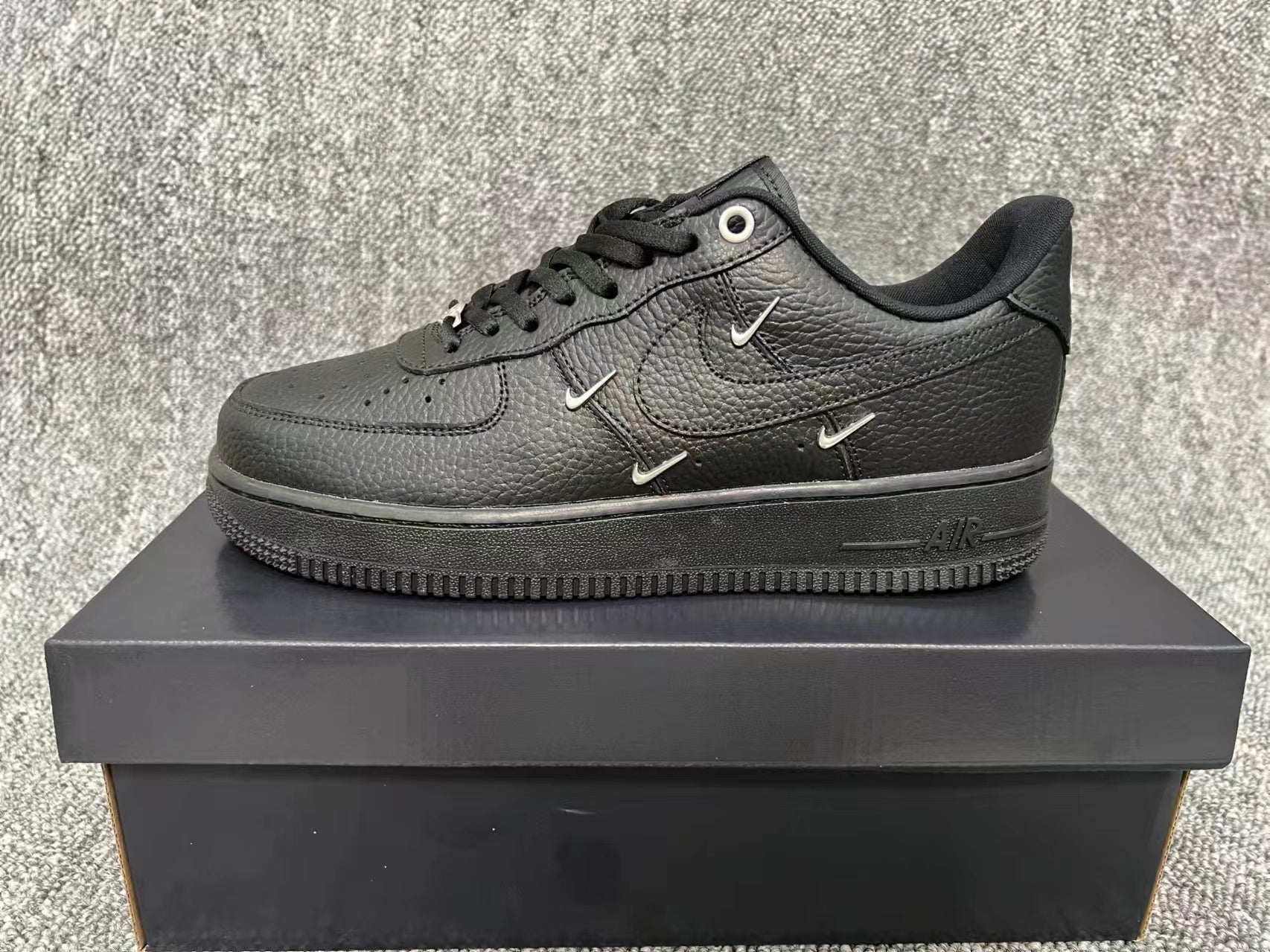 Nike Air Force 1 Sneaker-1