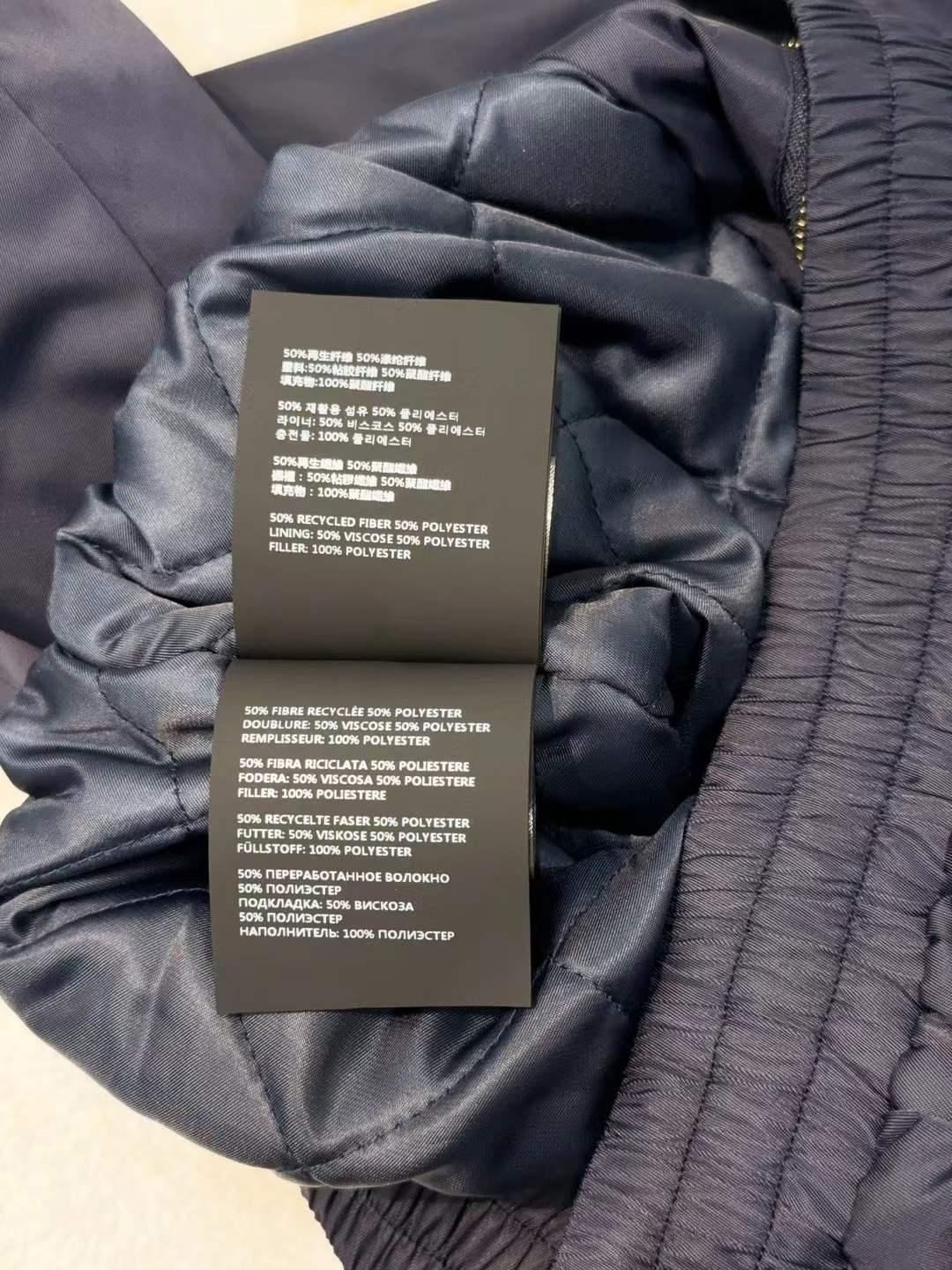 Women's Luxurious Winter Coat with Plush Fur Collar and Metallic Accents - SenopekooCLO