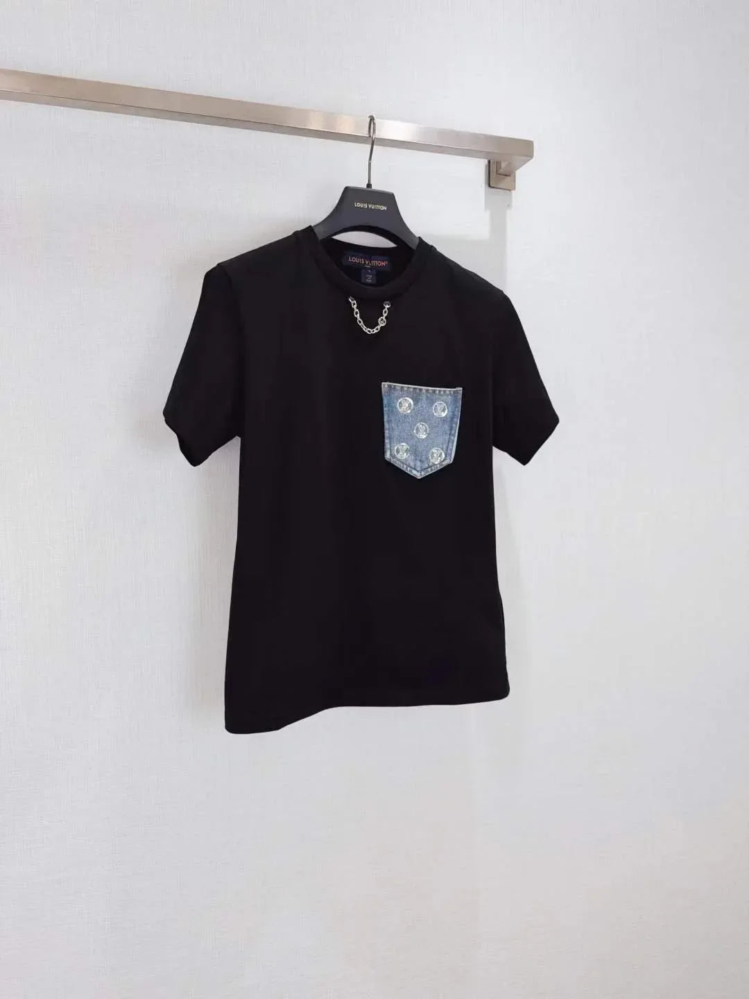 Unisex Urban Short Sleeve Tee with Denim Accent Pocket and Edgy Chain Detail - SenopekooCLO