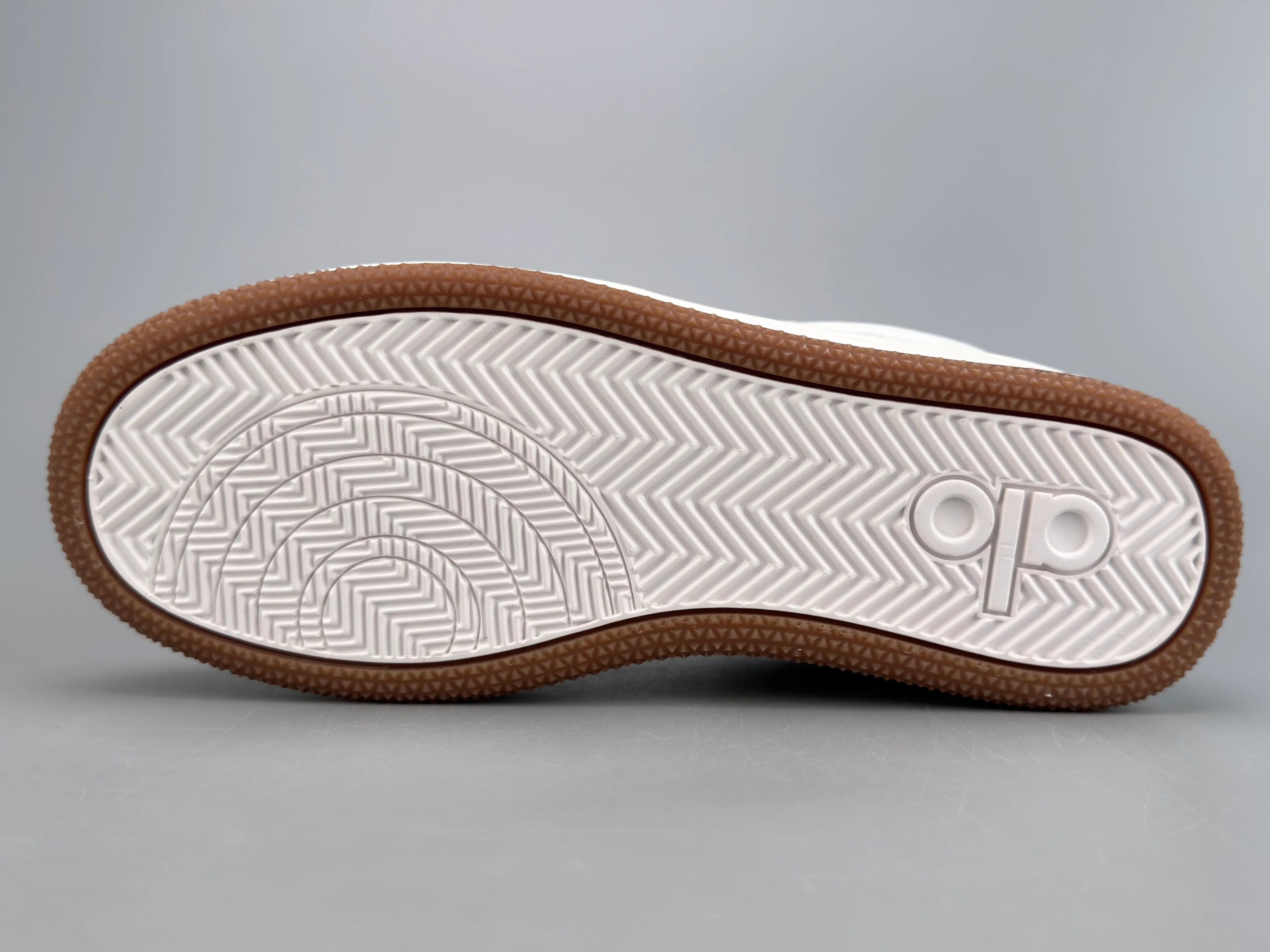 Alo Yoga Recovery Mode Sneakers