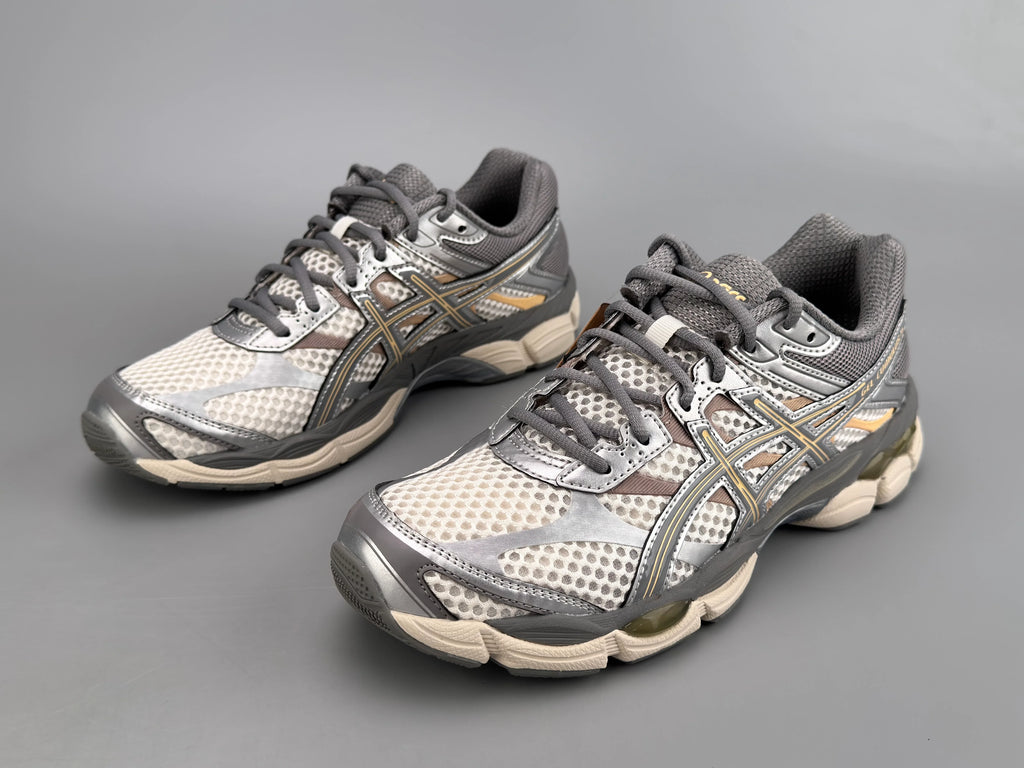 Asics Gel-Cumulus 16 Sneakers