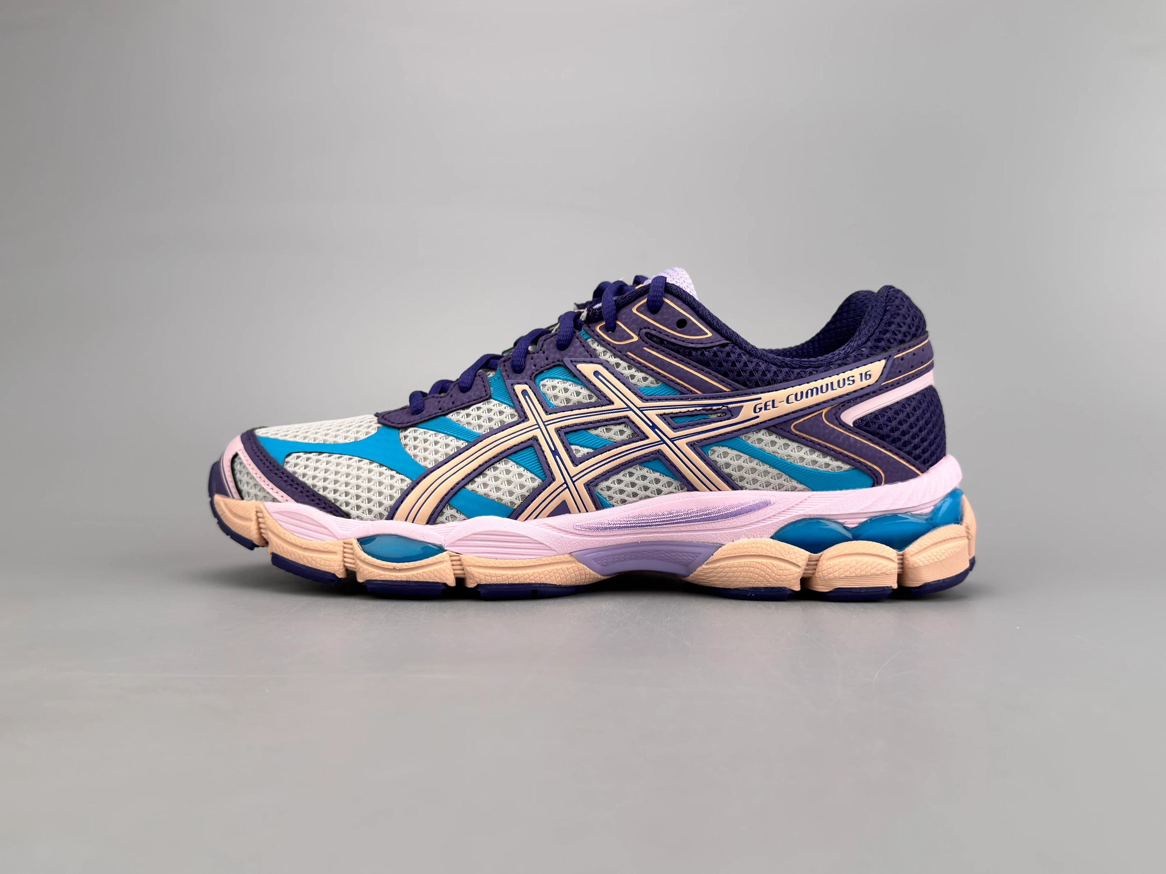 Asics Gel-Cumulus 16 Sneakers
