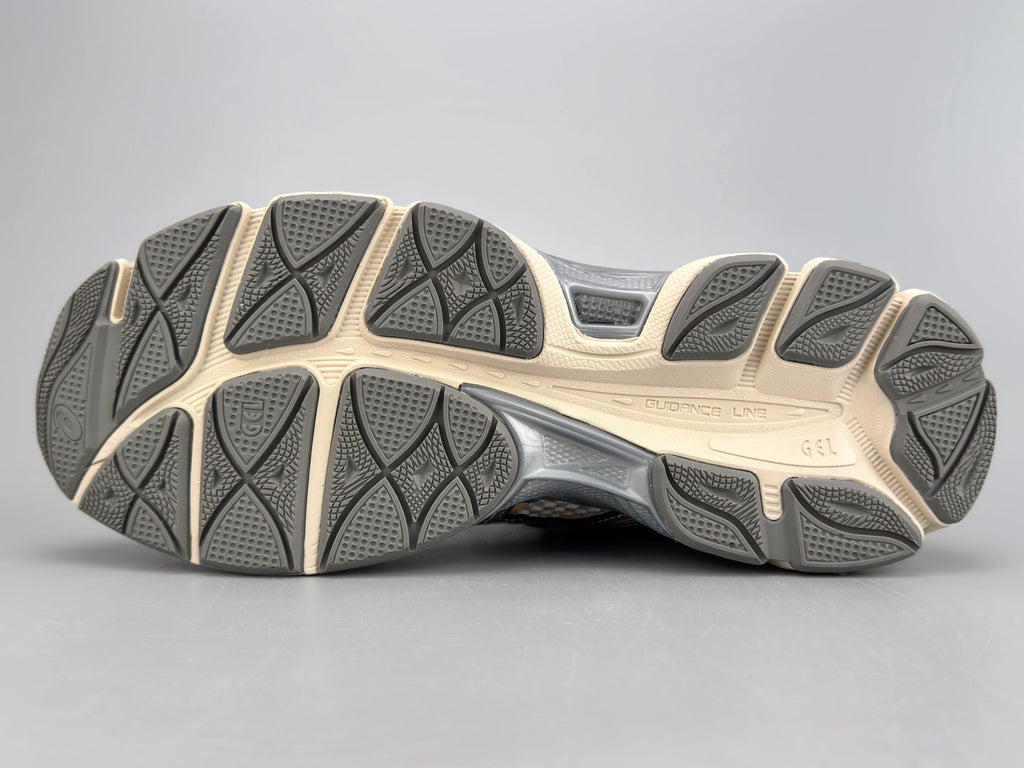 Asics Gel-Cumulus 16 Sneakers