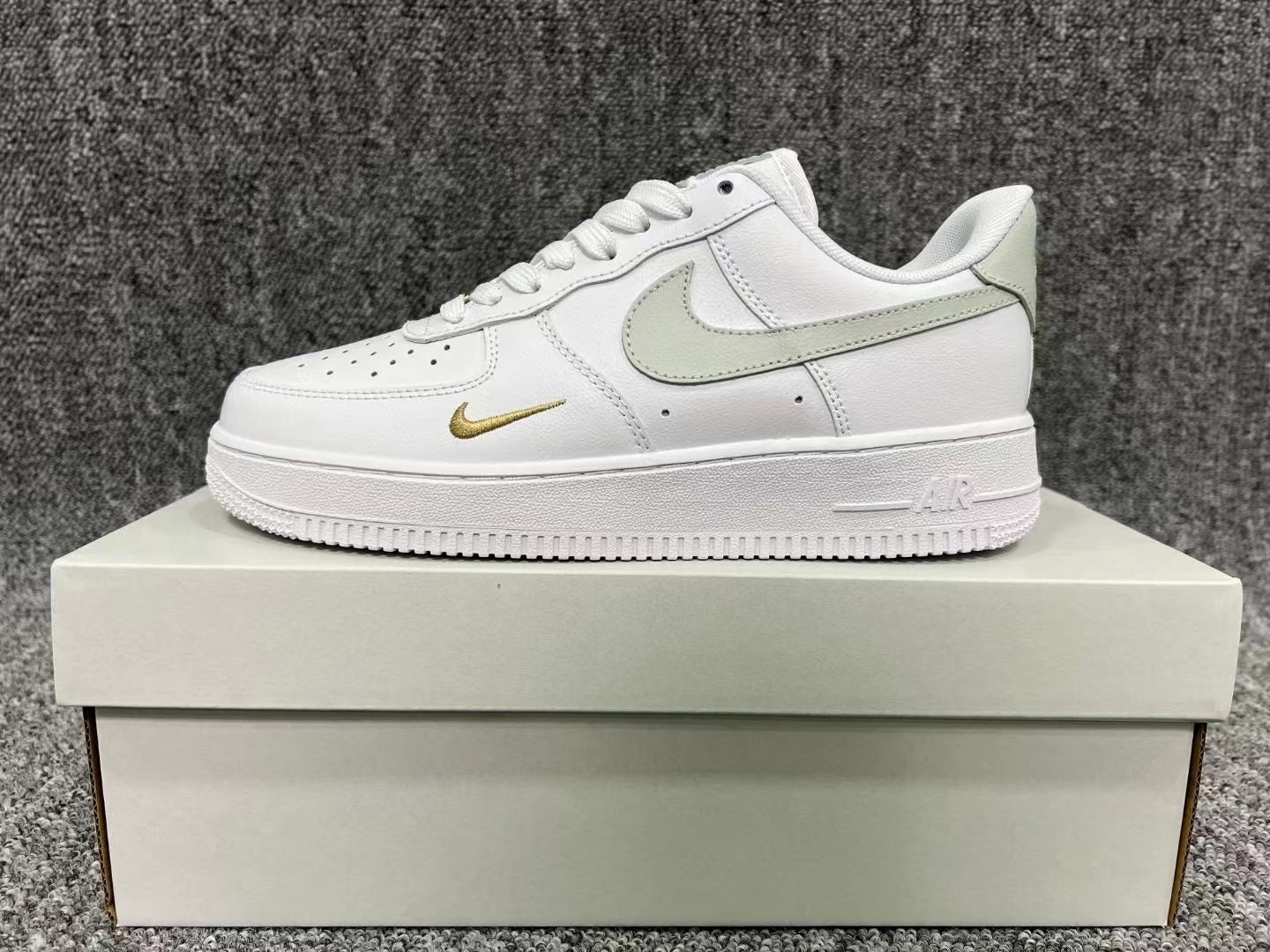 Nike Air Force 1 Sneaker-2