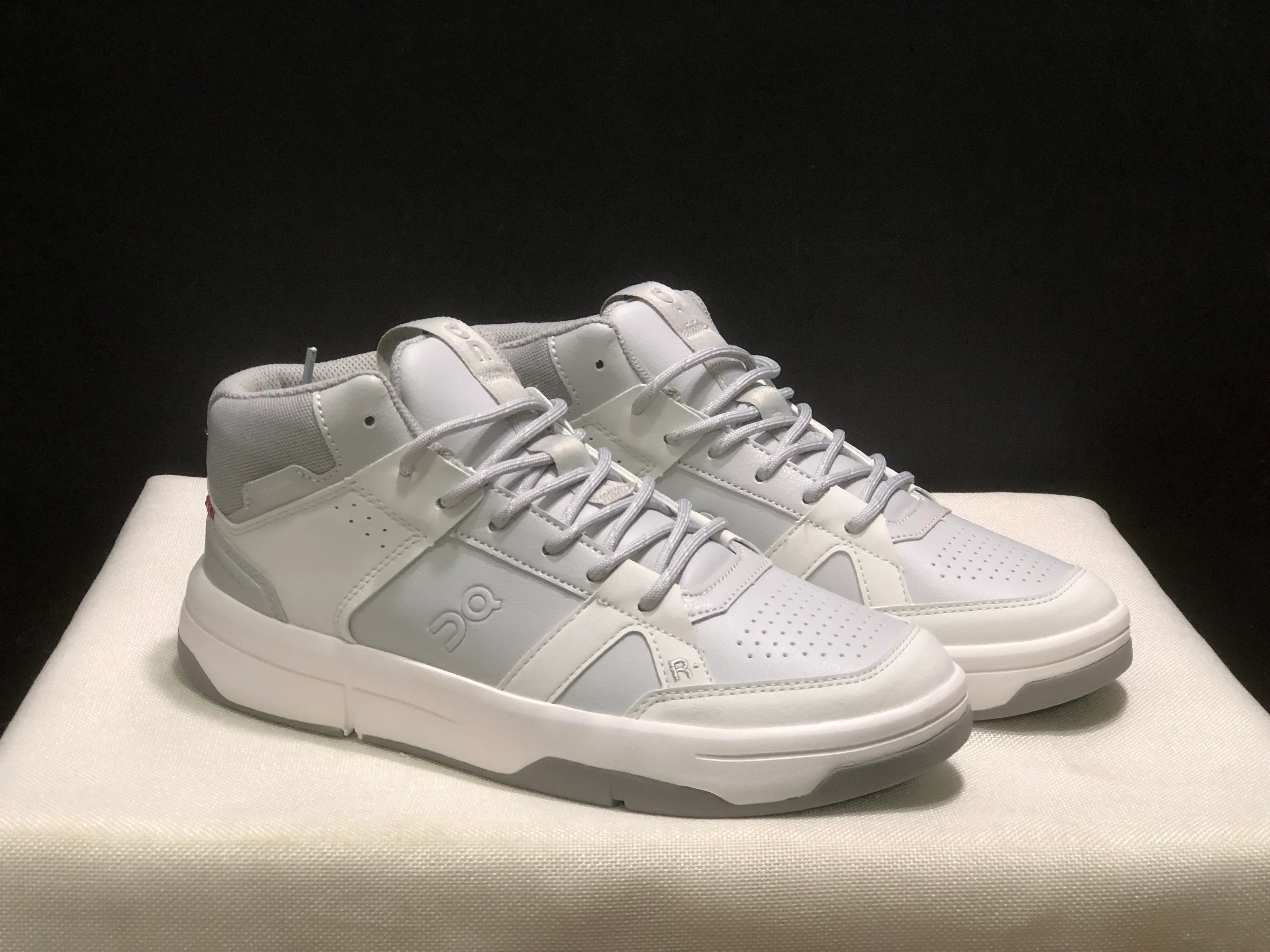 On THE ROGER Clubhouse 3 Sneakers - SenopekooCLO