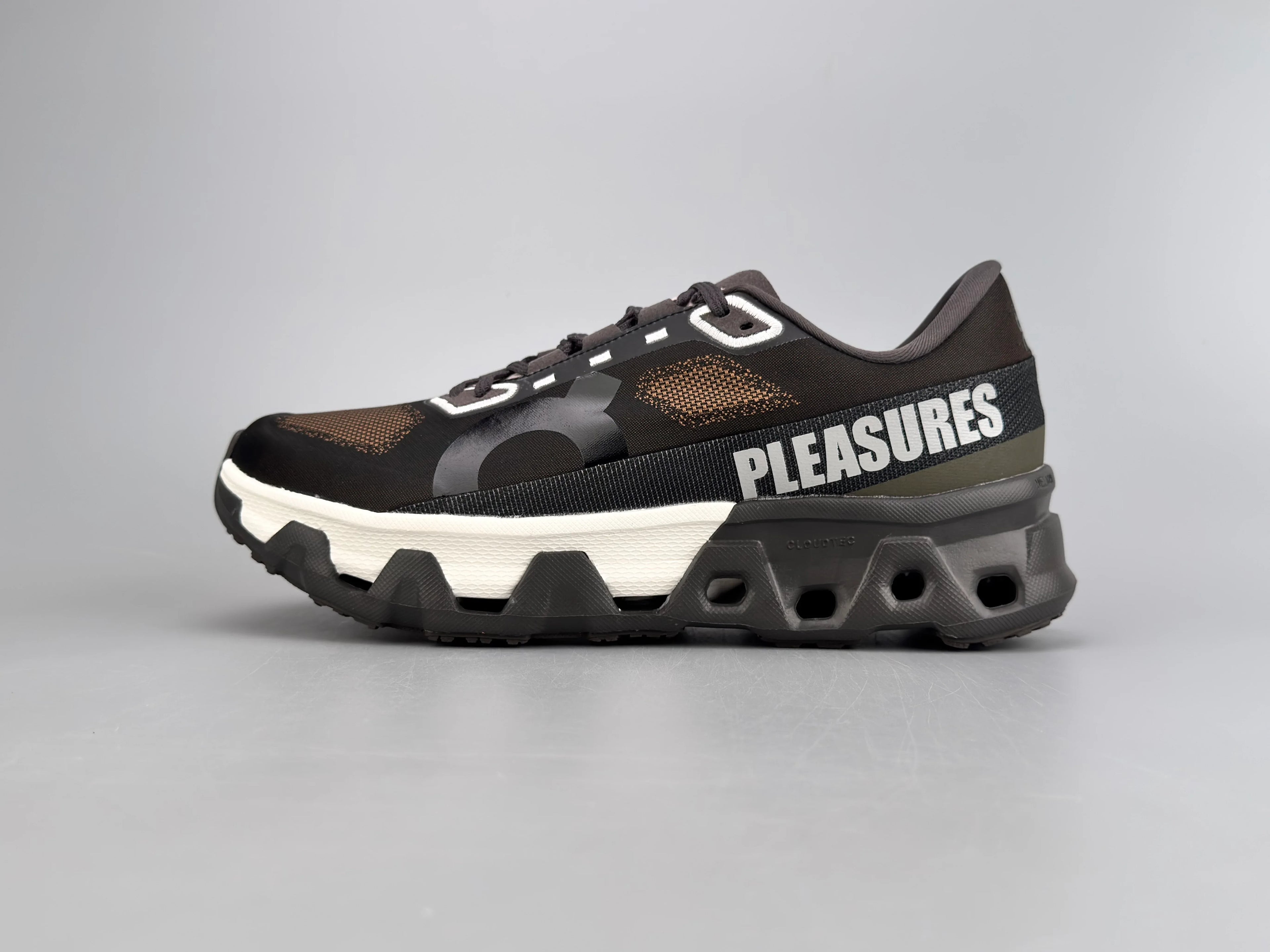 ON Cloudmonster Hyper Running Shoes - SenopekooCLO