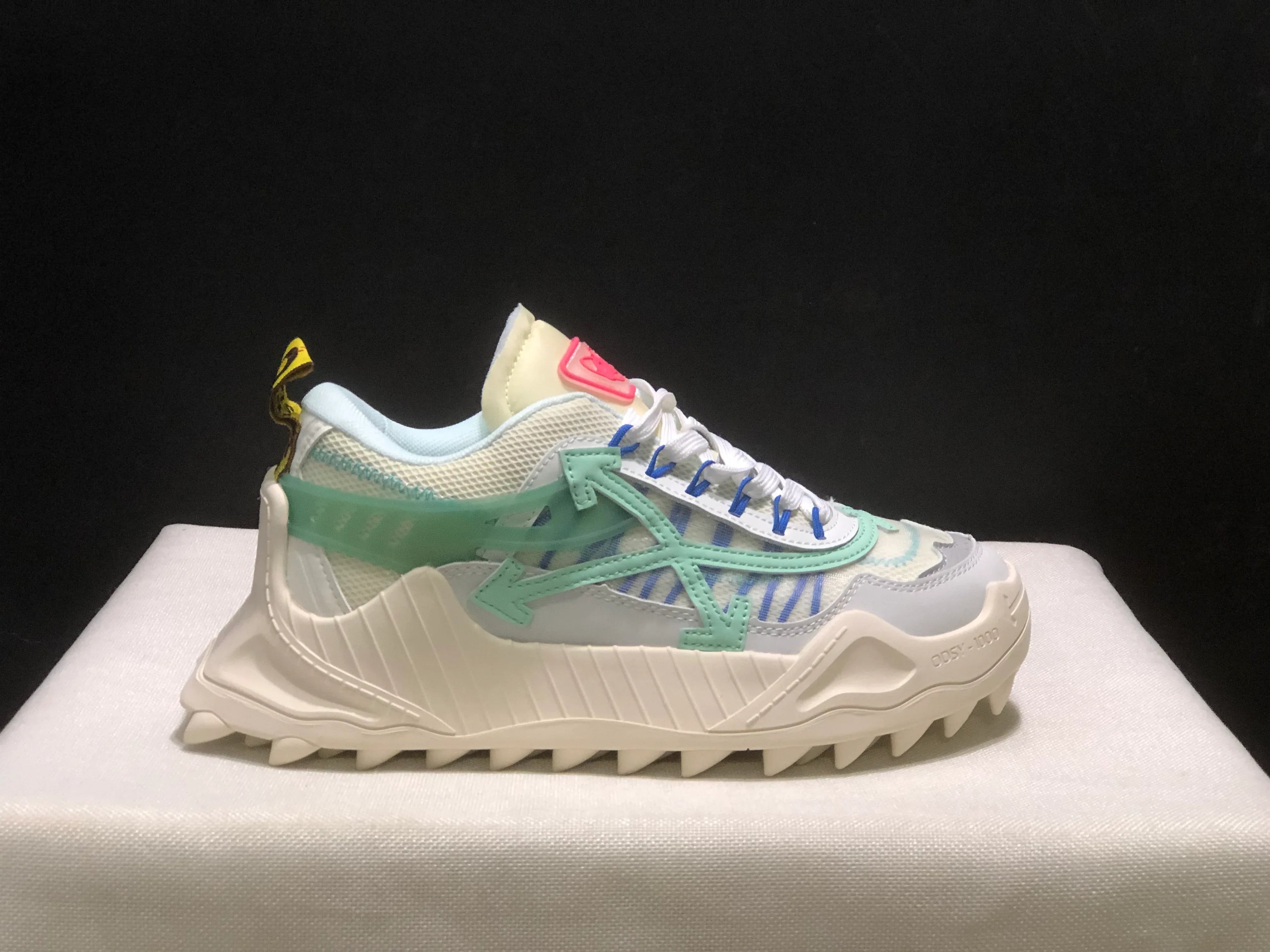 OFF WHITE ODSY-1000 Sneakers - SenopekooCLO