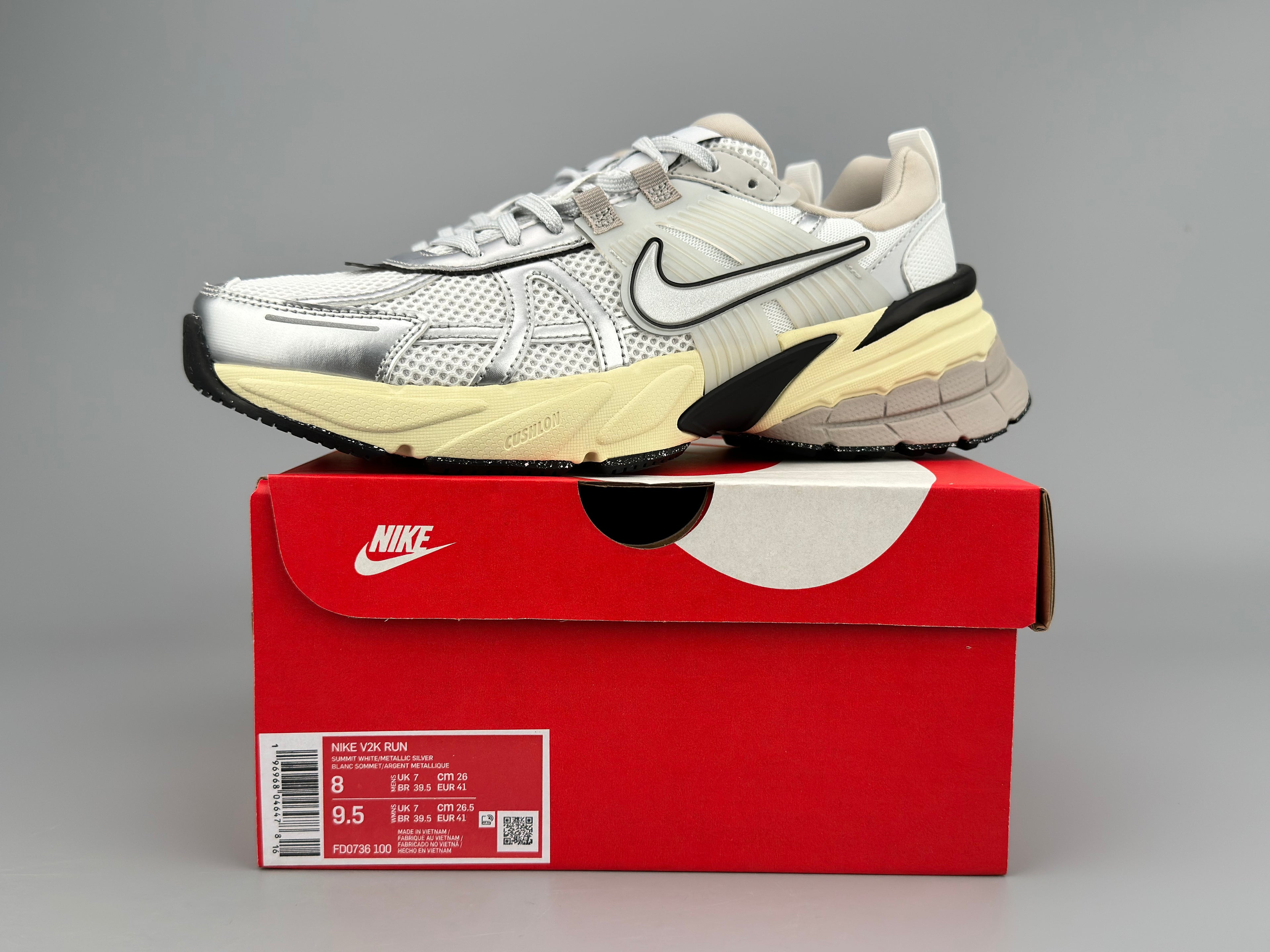 Nike Wmns V2K Run Sneaker