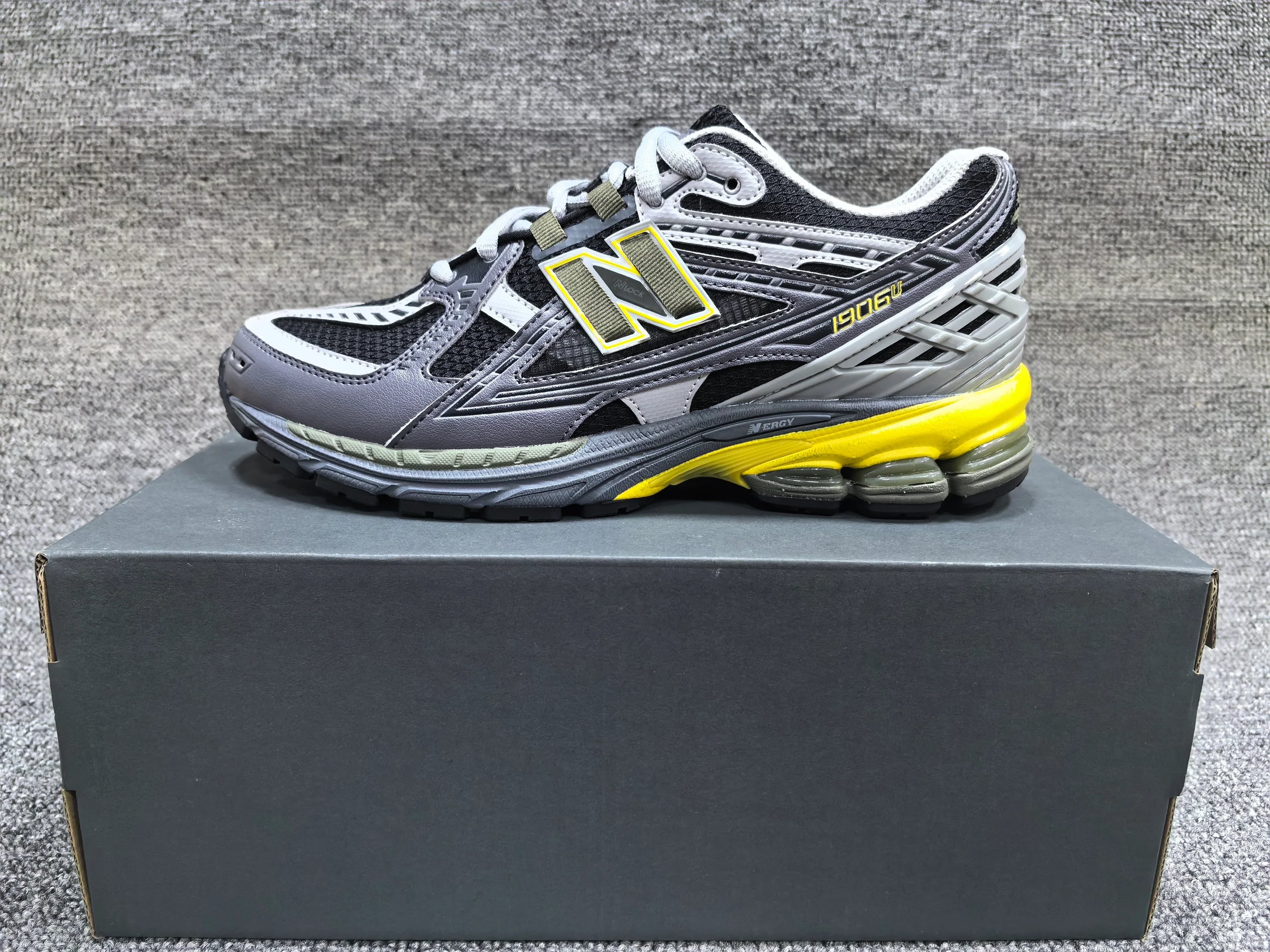 New Balance 1906U Sneakers - SenopekooCLO