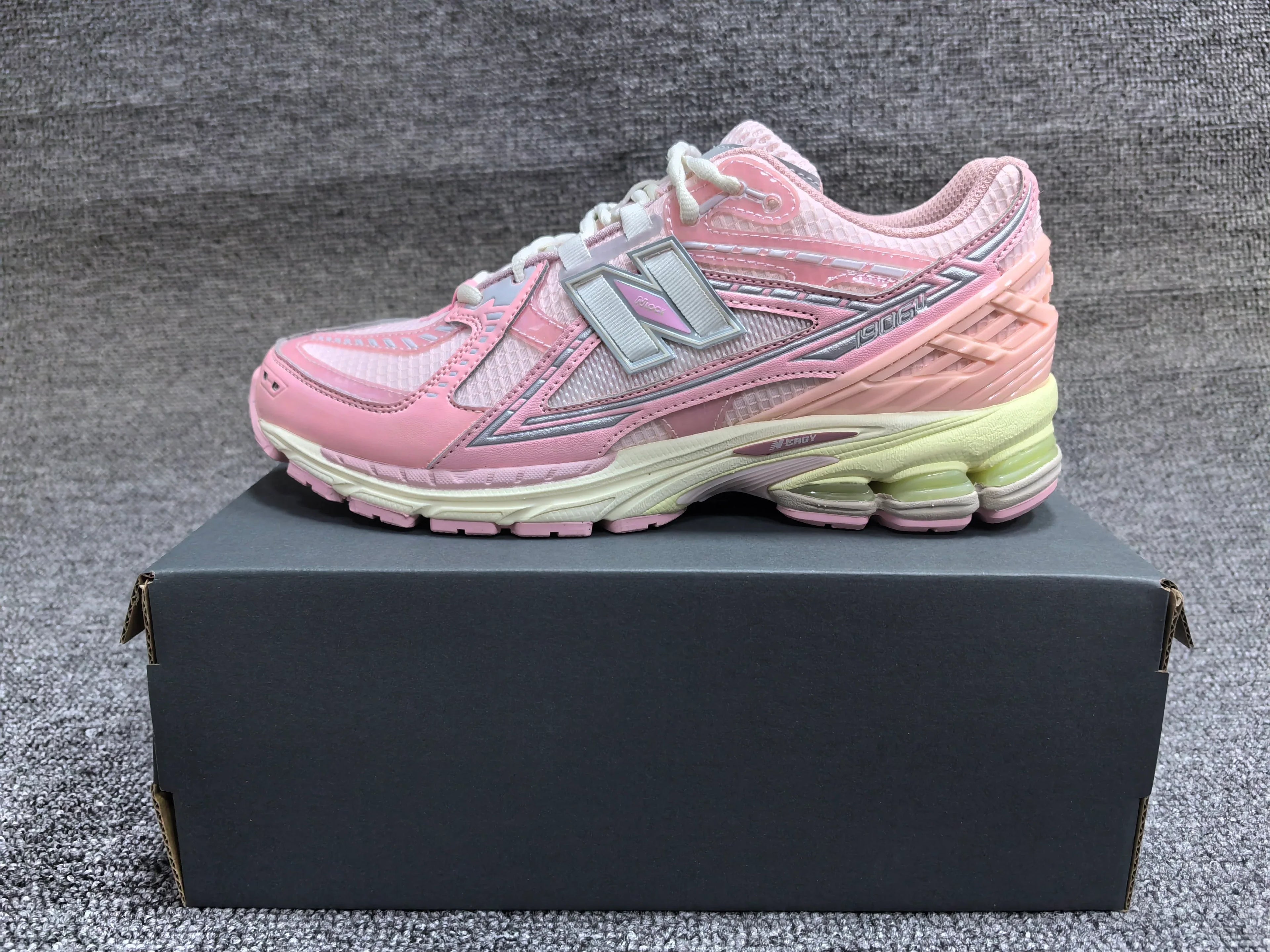 New Balance 1906U Sneakers - SenopekooCLO