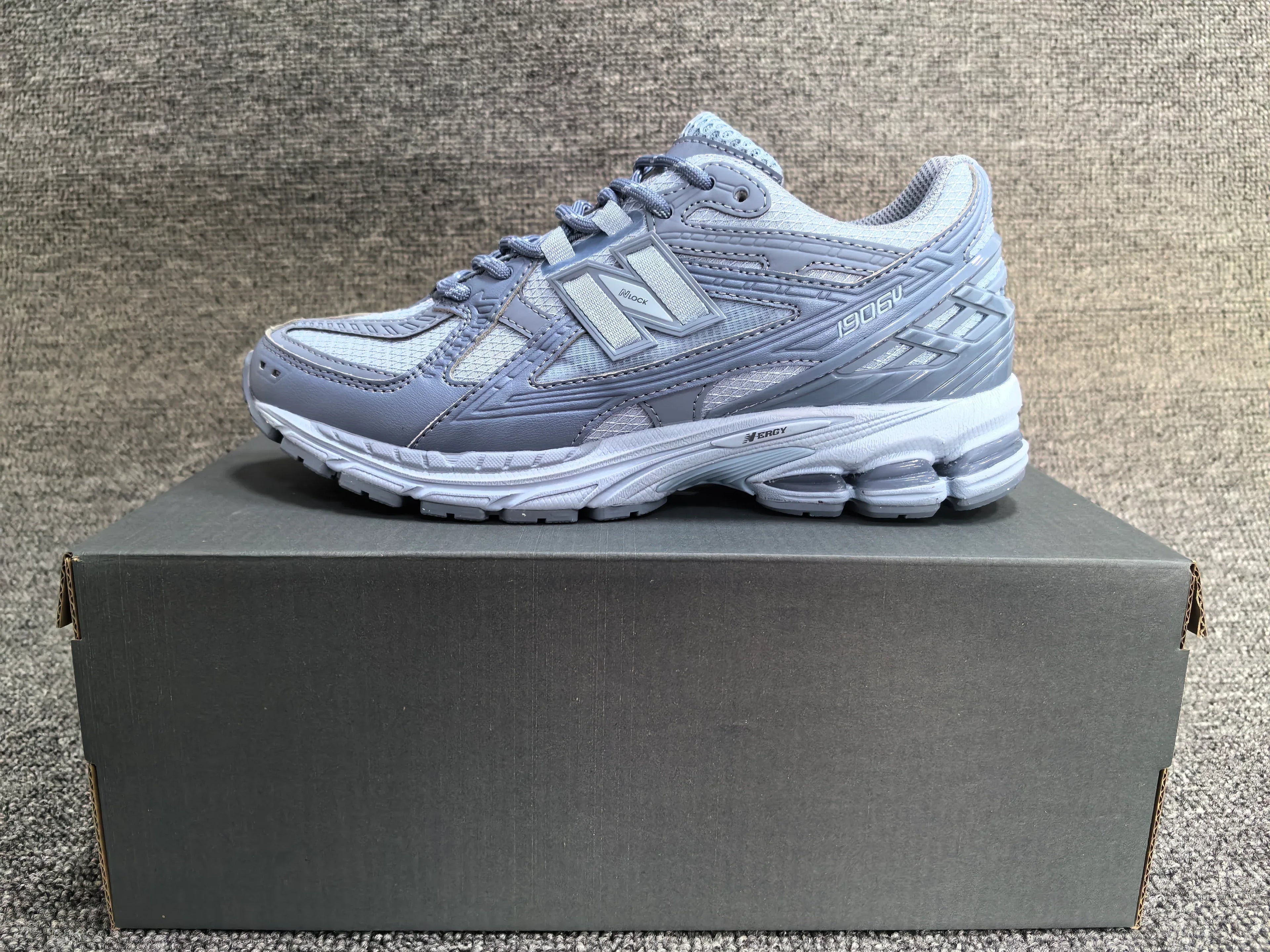 New Balance 1906U Sneakers - SenopekooCLO