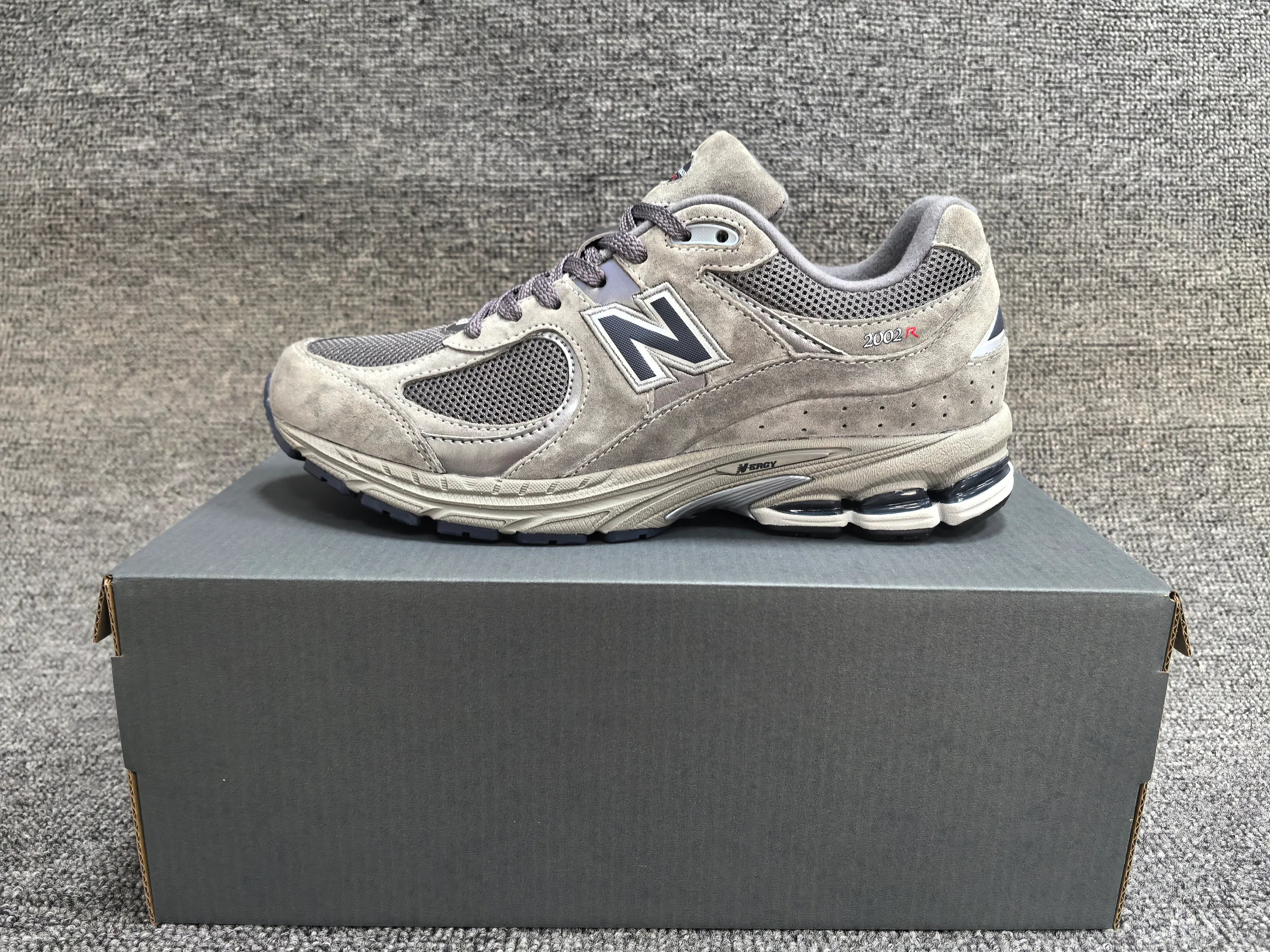 New Balance 2002R Sneakers - SenopekooCLO