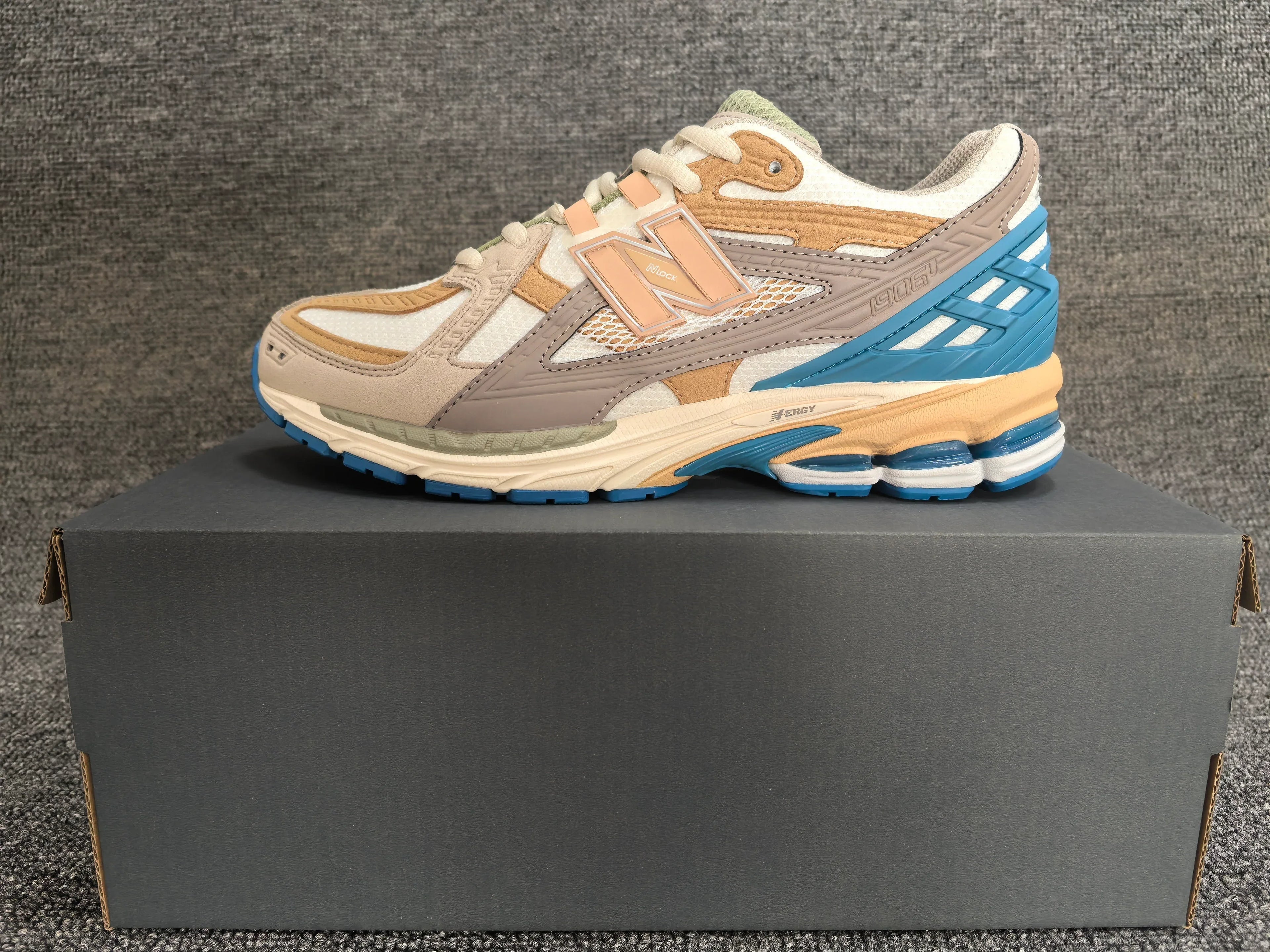 New Balance 1906U Sneakers - SenopekooCLO