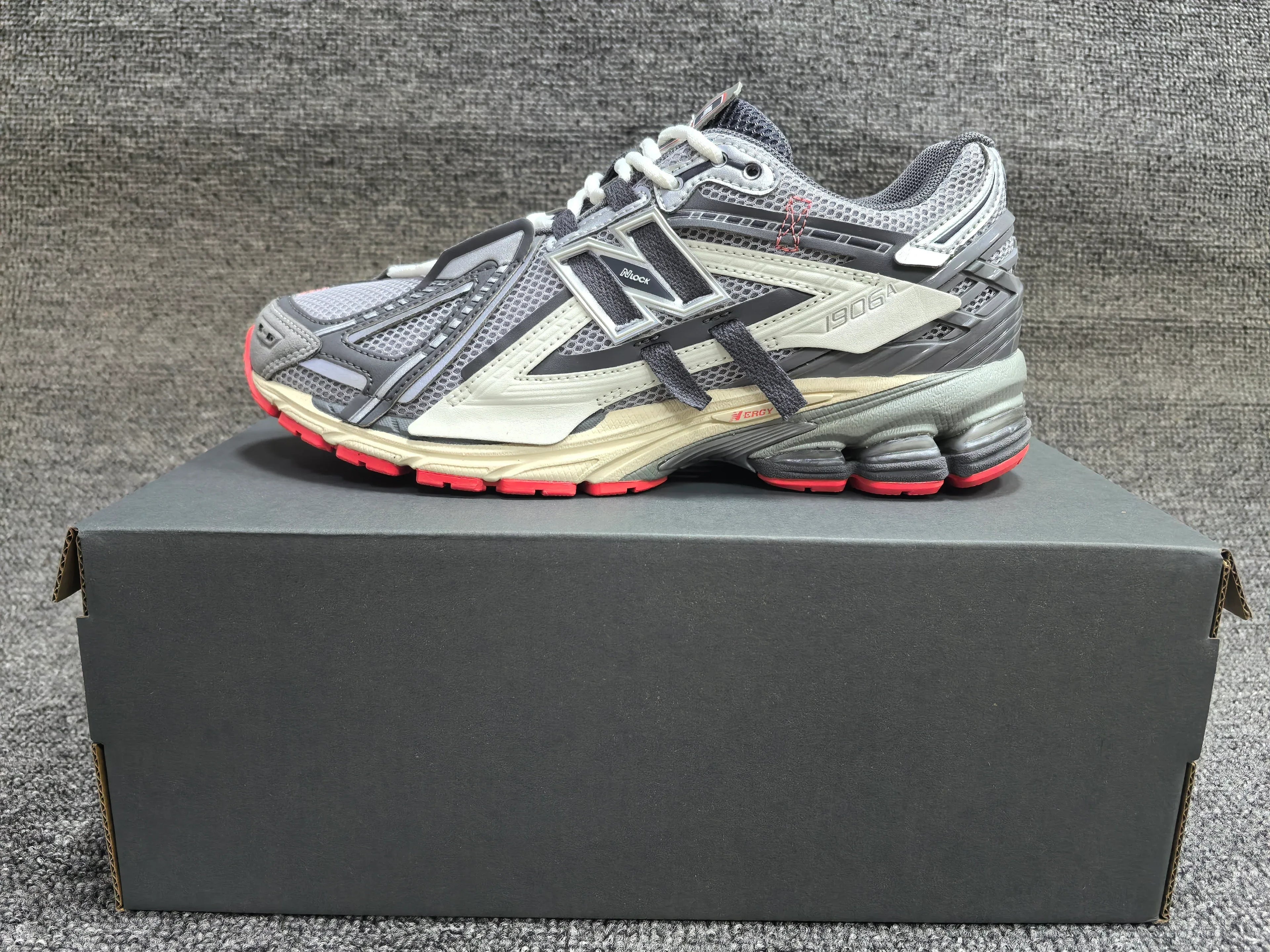 New Balance 1906A Sneakers - SenopekooCLO