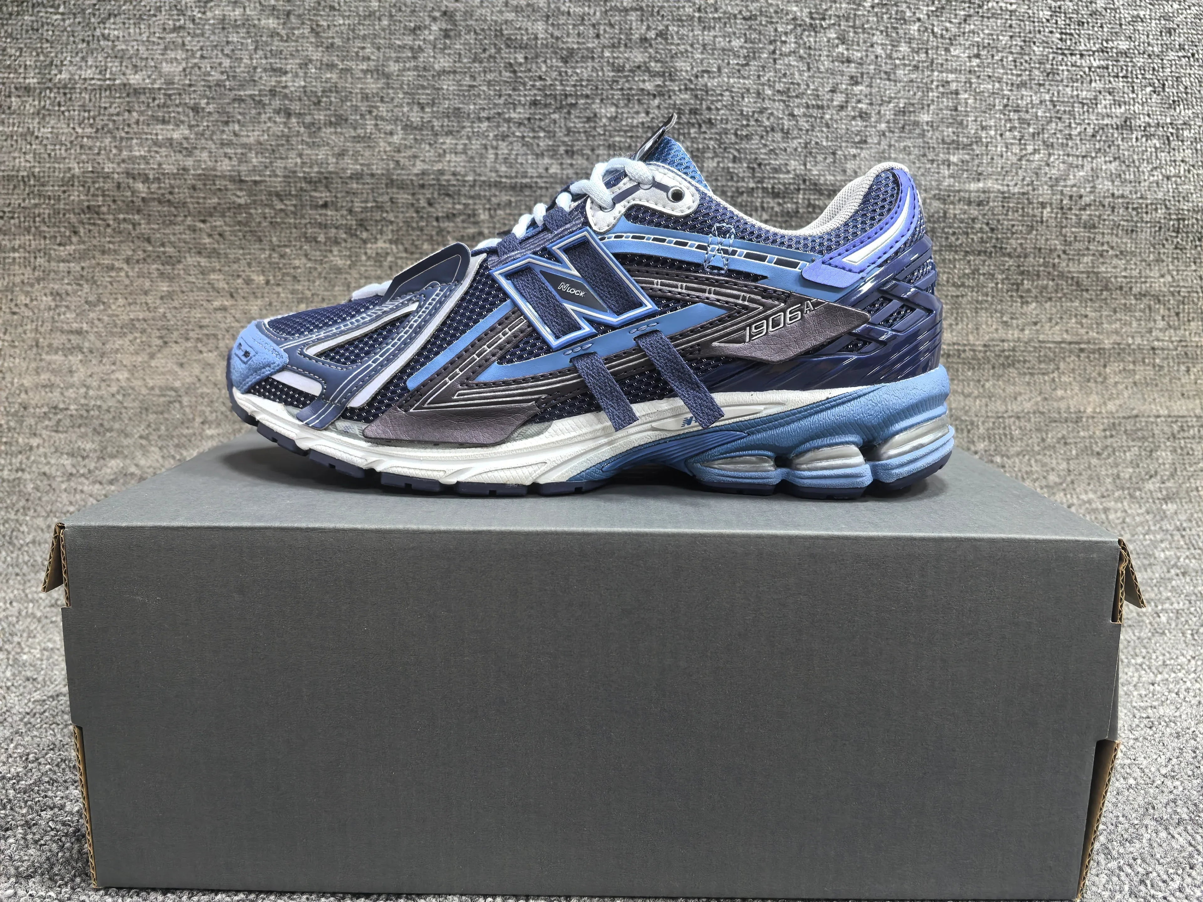 New Balance 1906A Sneakers - SenopekooCLO