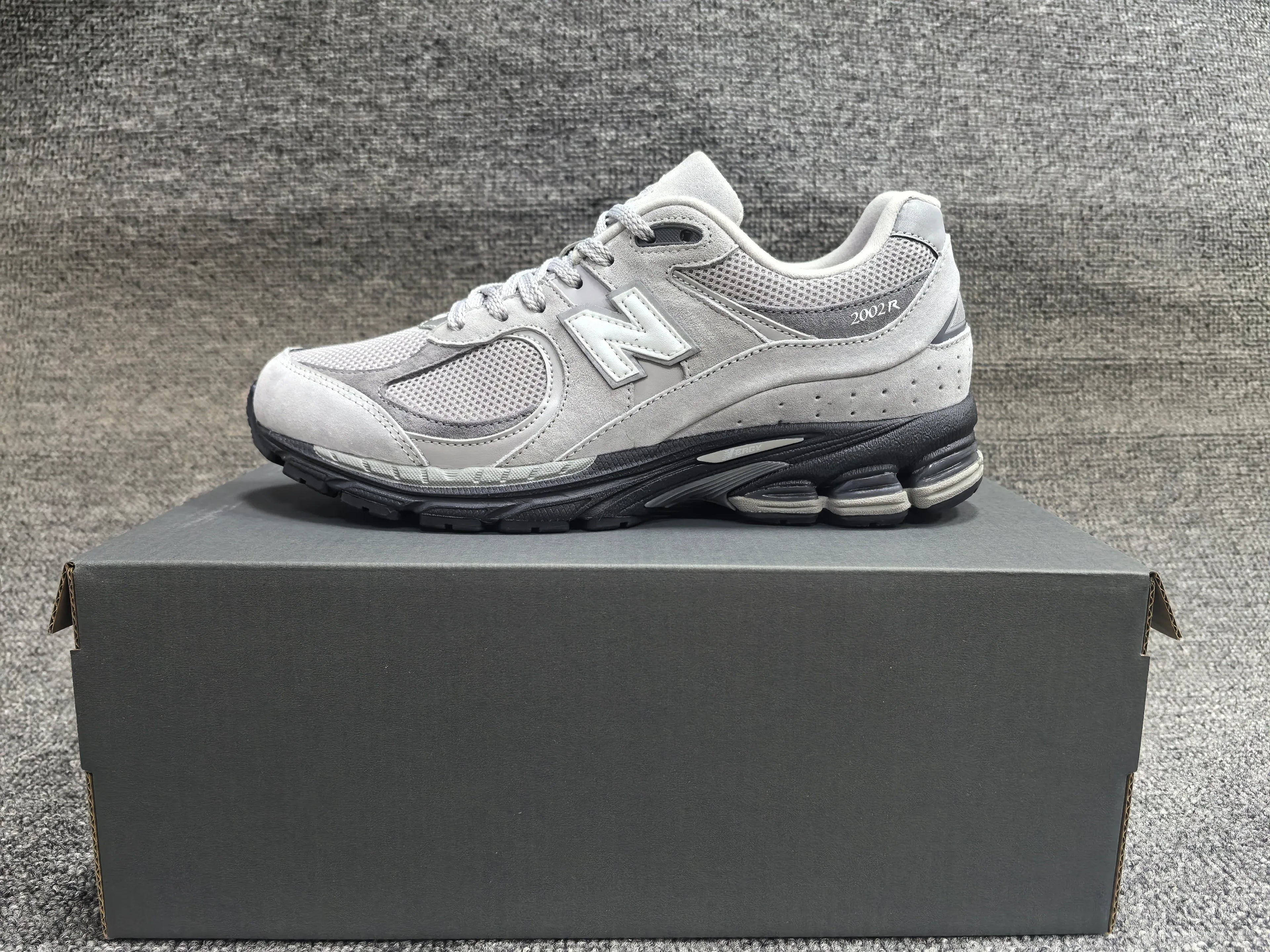 New Balance 2002R Sneakers - SenopekooCLO