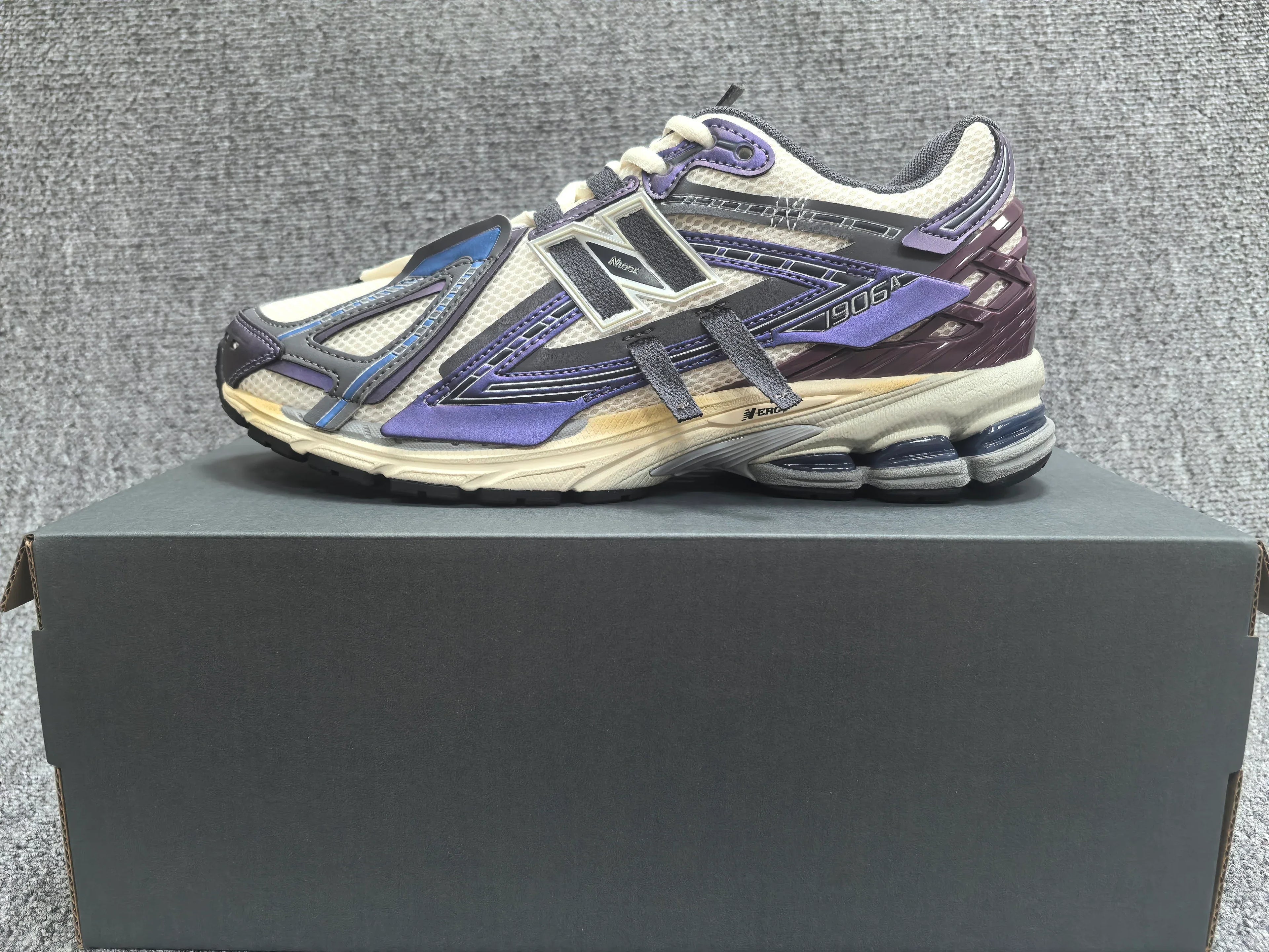 New Balance 1906A Sneakers - SenopekooCLO