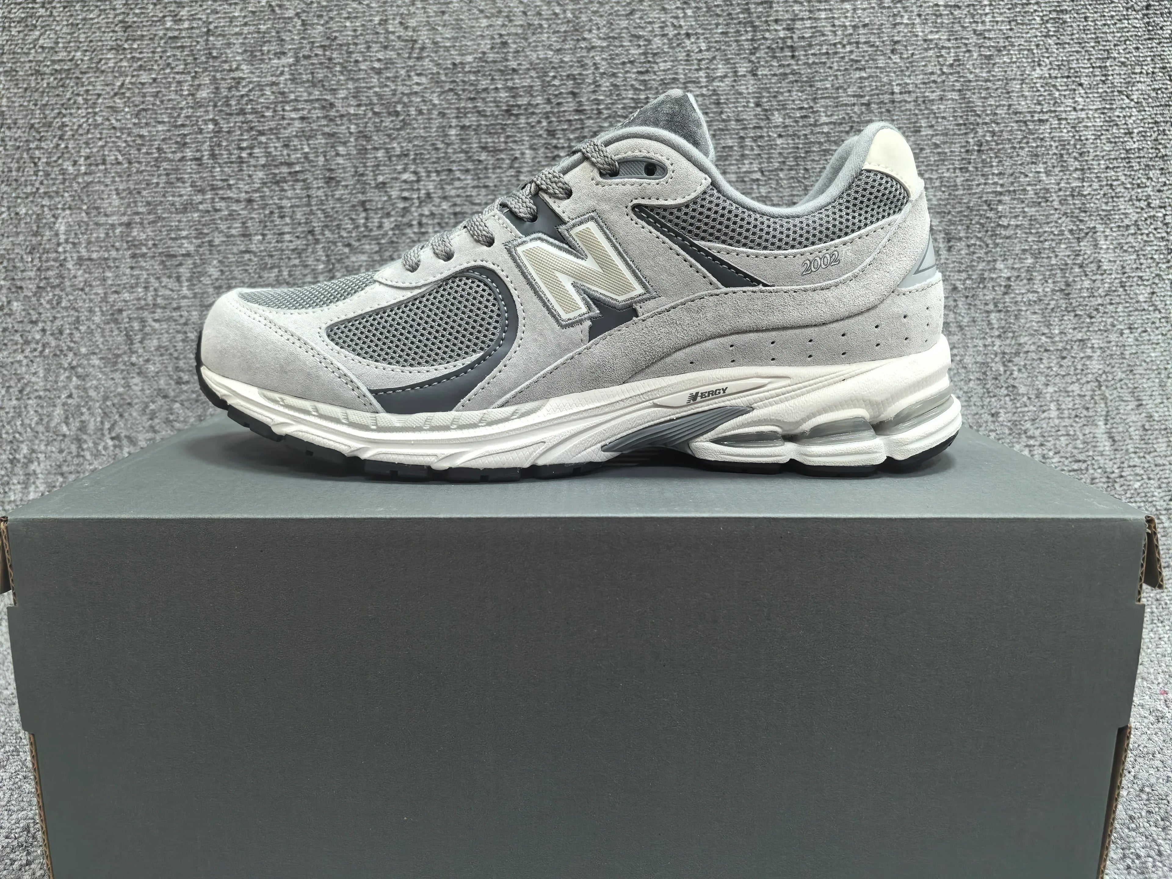 New Balance 2002R Sneakers - SenopekooCLO