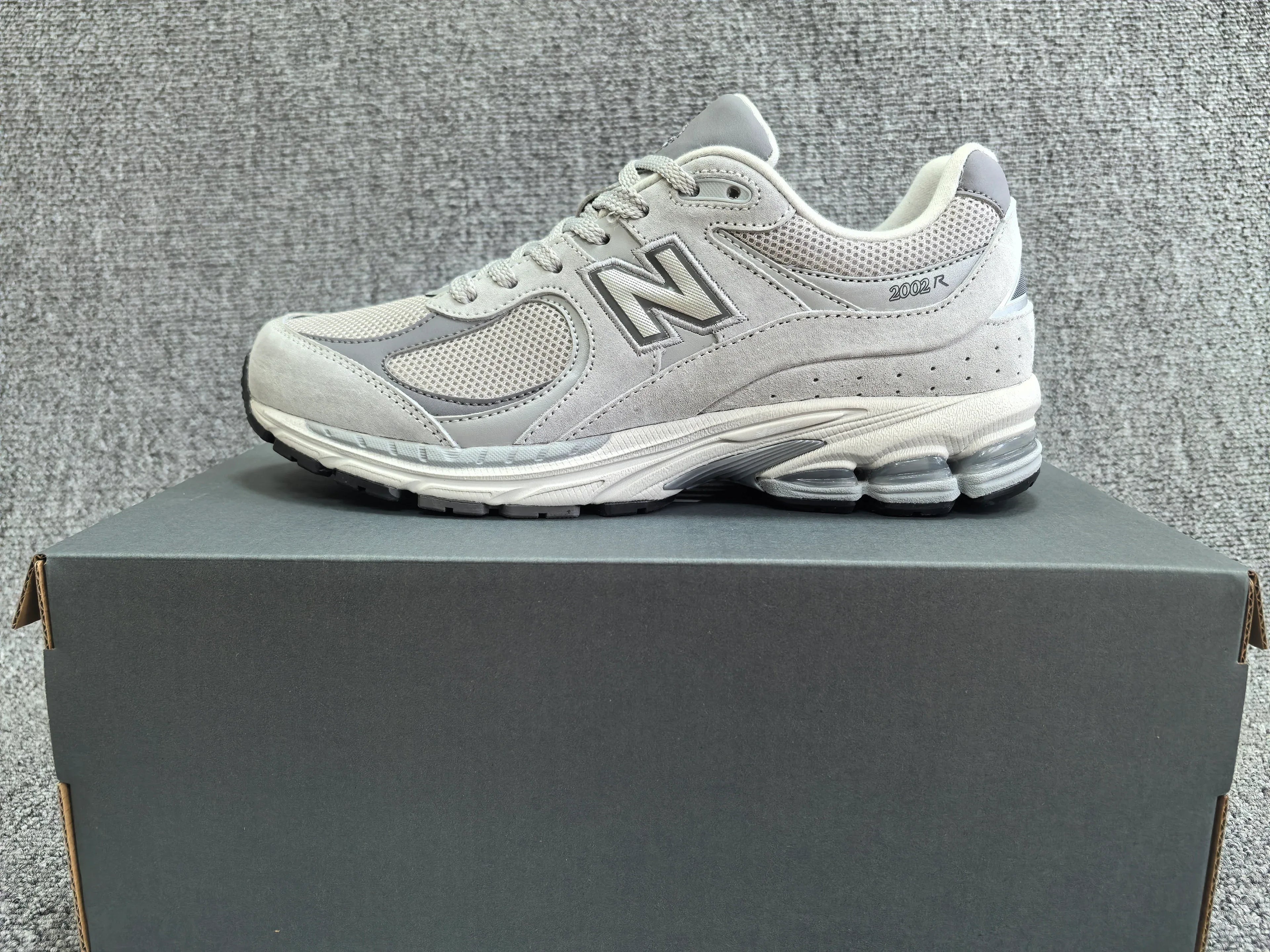 New Balance 2002R Sneakers - SenopekooCLO