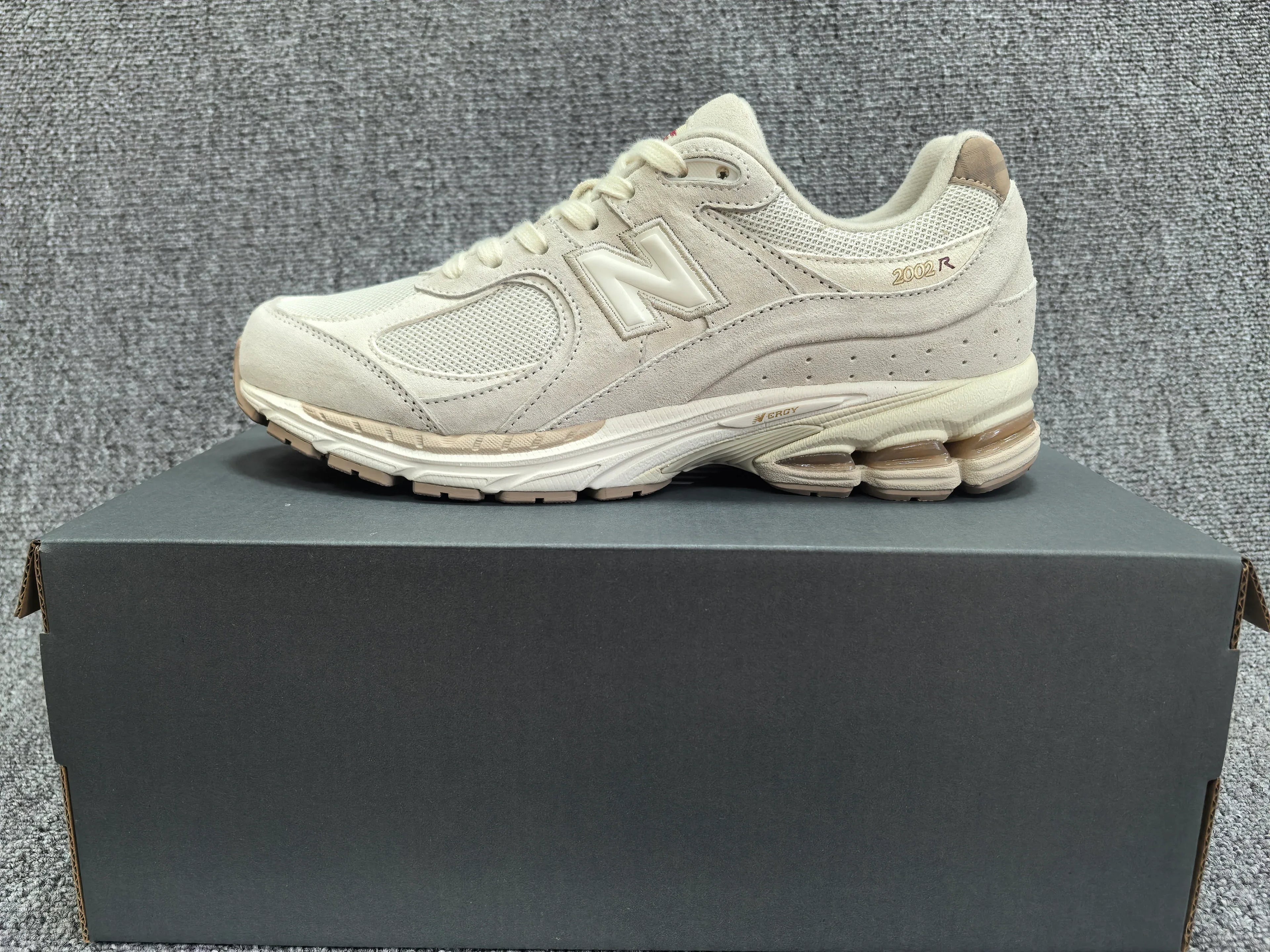 New Balance 2002R Sneakers - SenopekooCLO