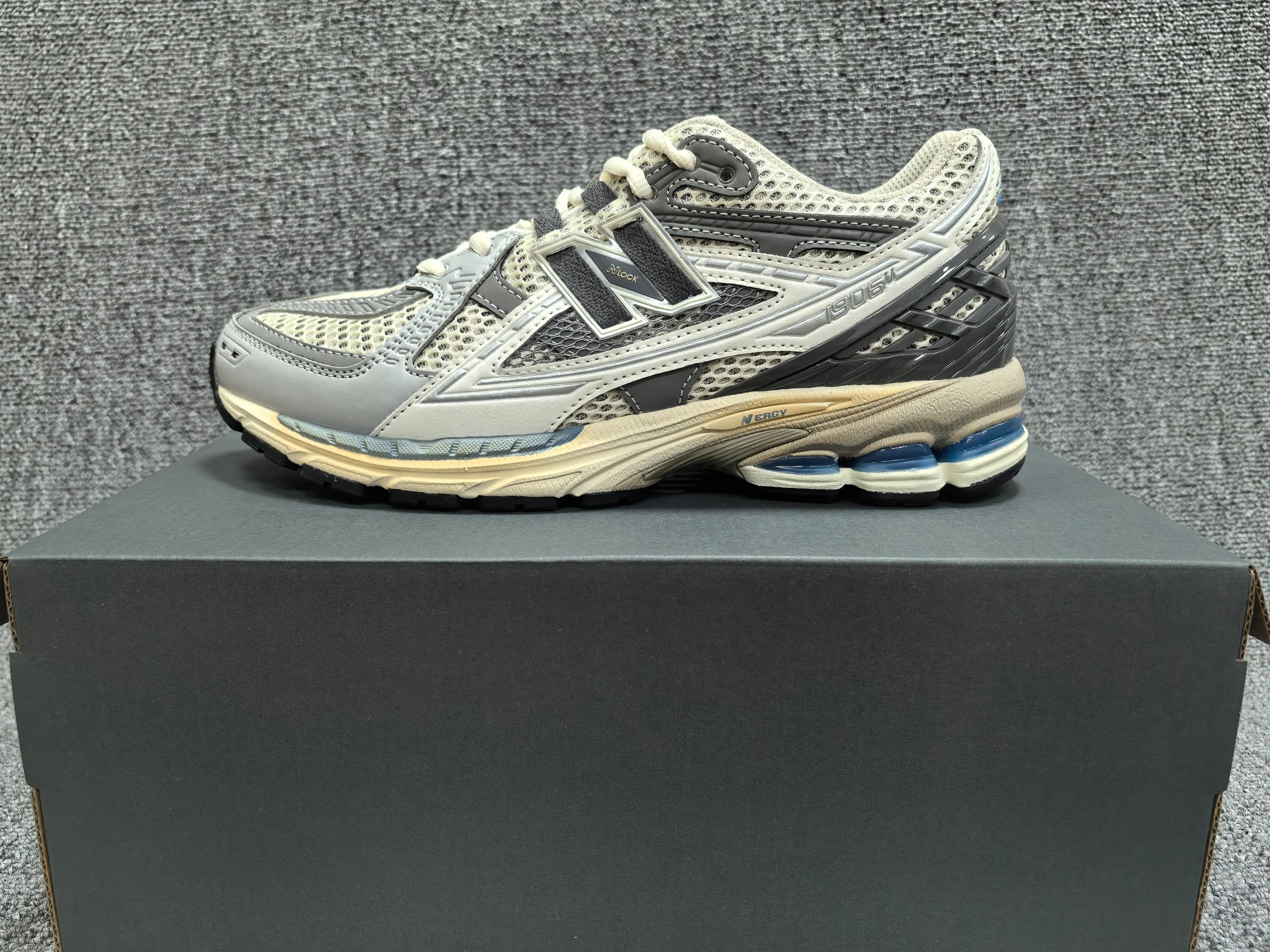 New Balance 1906U Sneakers - SenopekooCLO