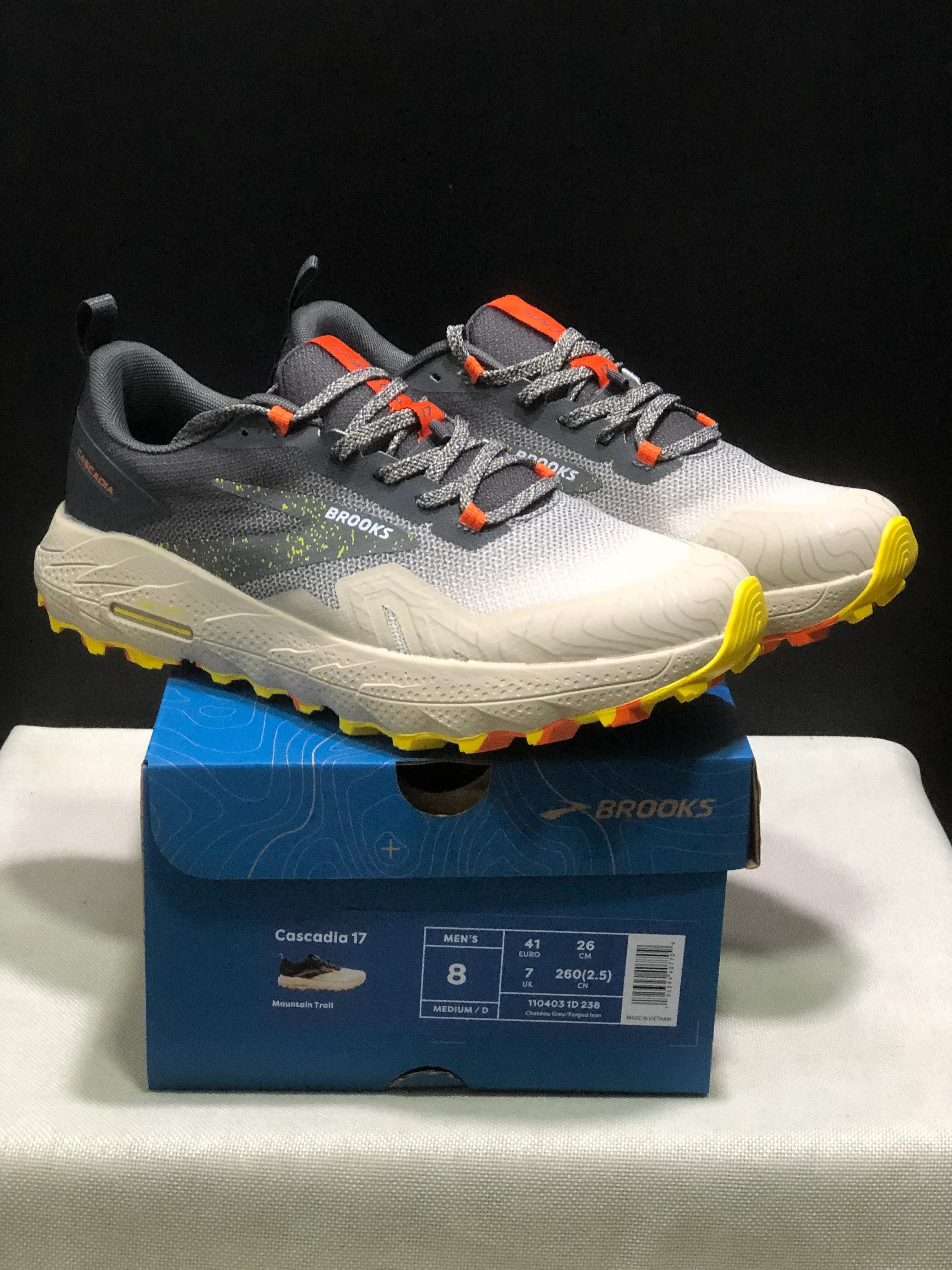 BROOKS CASCADIA 17 Racing Shoes - SenopekooCLO